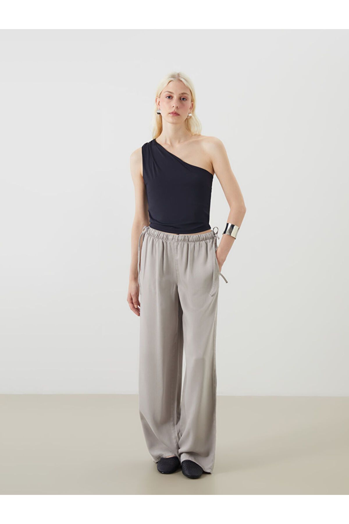 LC Waikiki-Create Your Style from Uzg Store |   One Shoulder Gathered Blouse 3