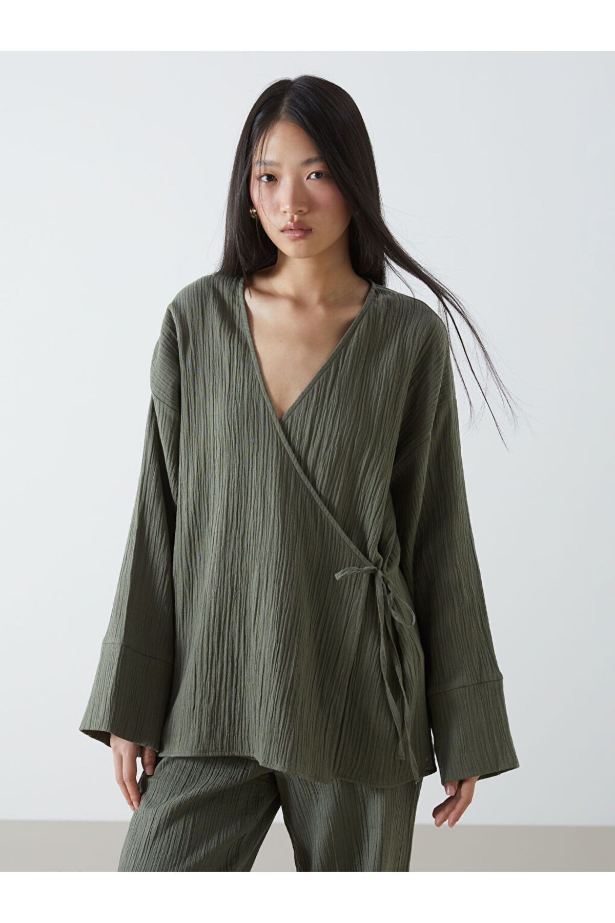 Kruvaze Yaka Dokulu Kadın Kimono