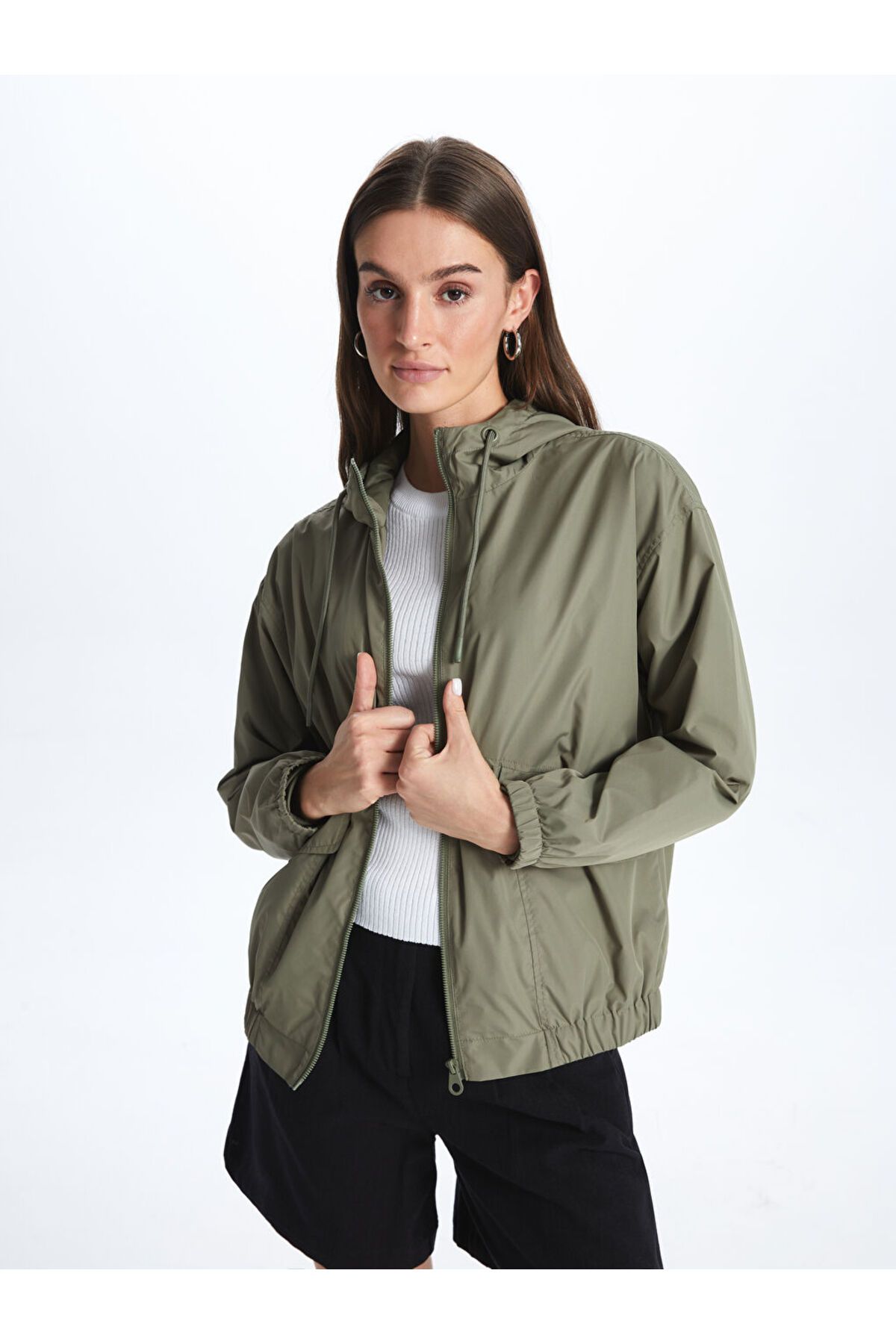LC Waikiki Kapüşonlu Düz Oversize Kadın Yağmurluk