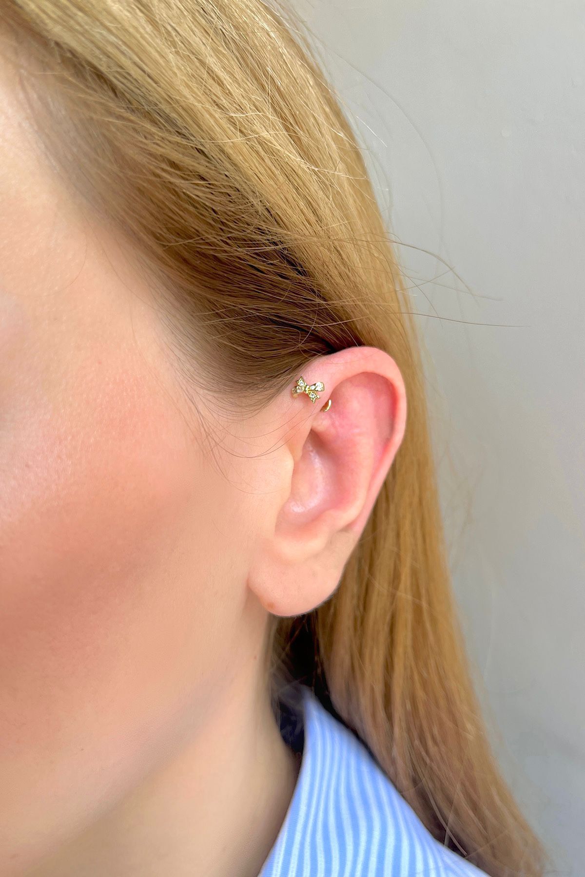 Bijou Luz Gold Zirkon Taşlı Fiyonk Kurdele Model Tragus Piercing