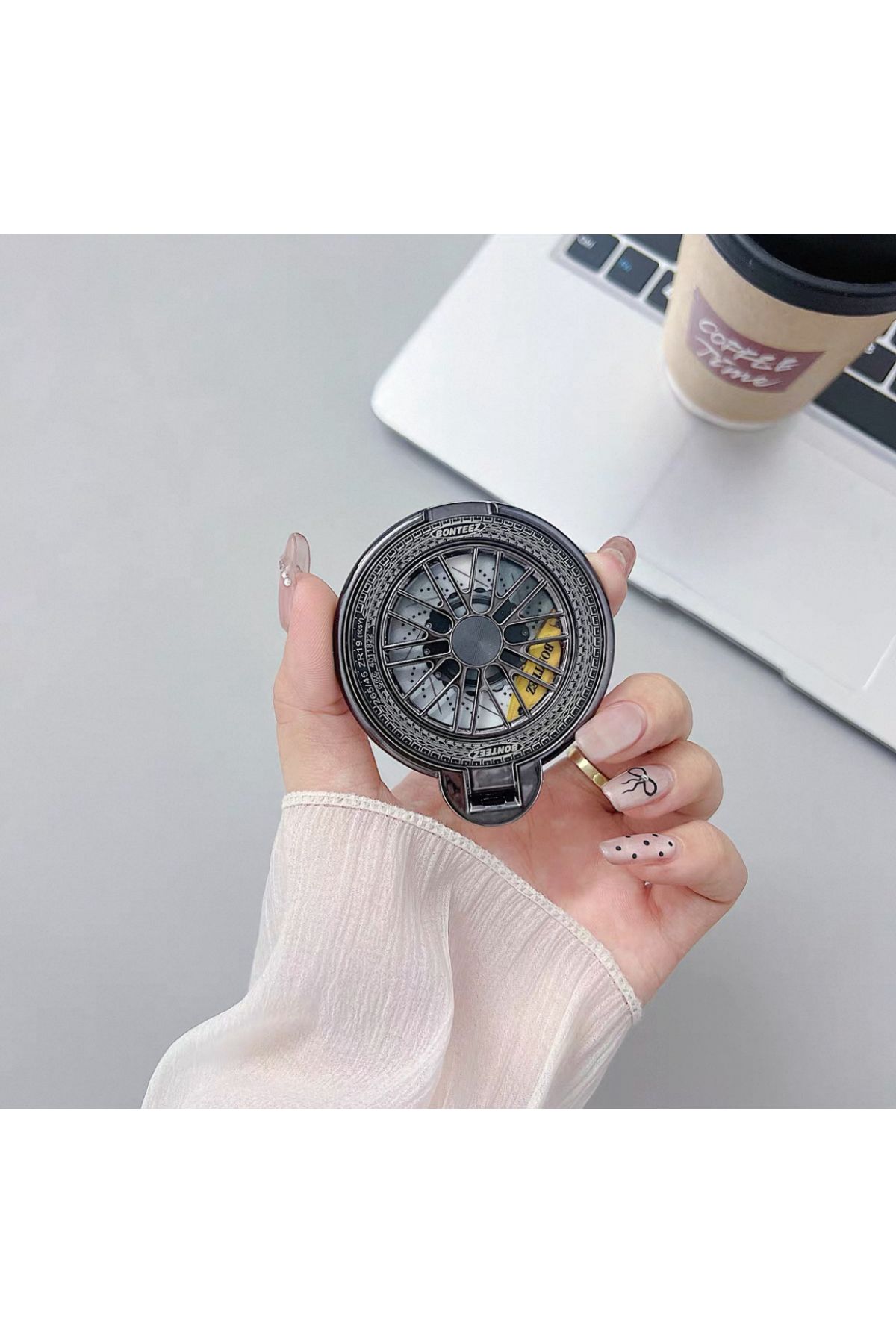 EDELFU Popsocket Tekerlek Temalı Dönen Jantlar Yapışkanlı Standlı Telefon Tutacağı Plastik ve Hafif Tutacak