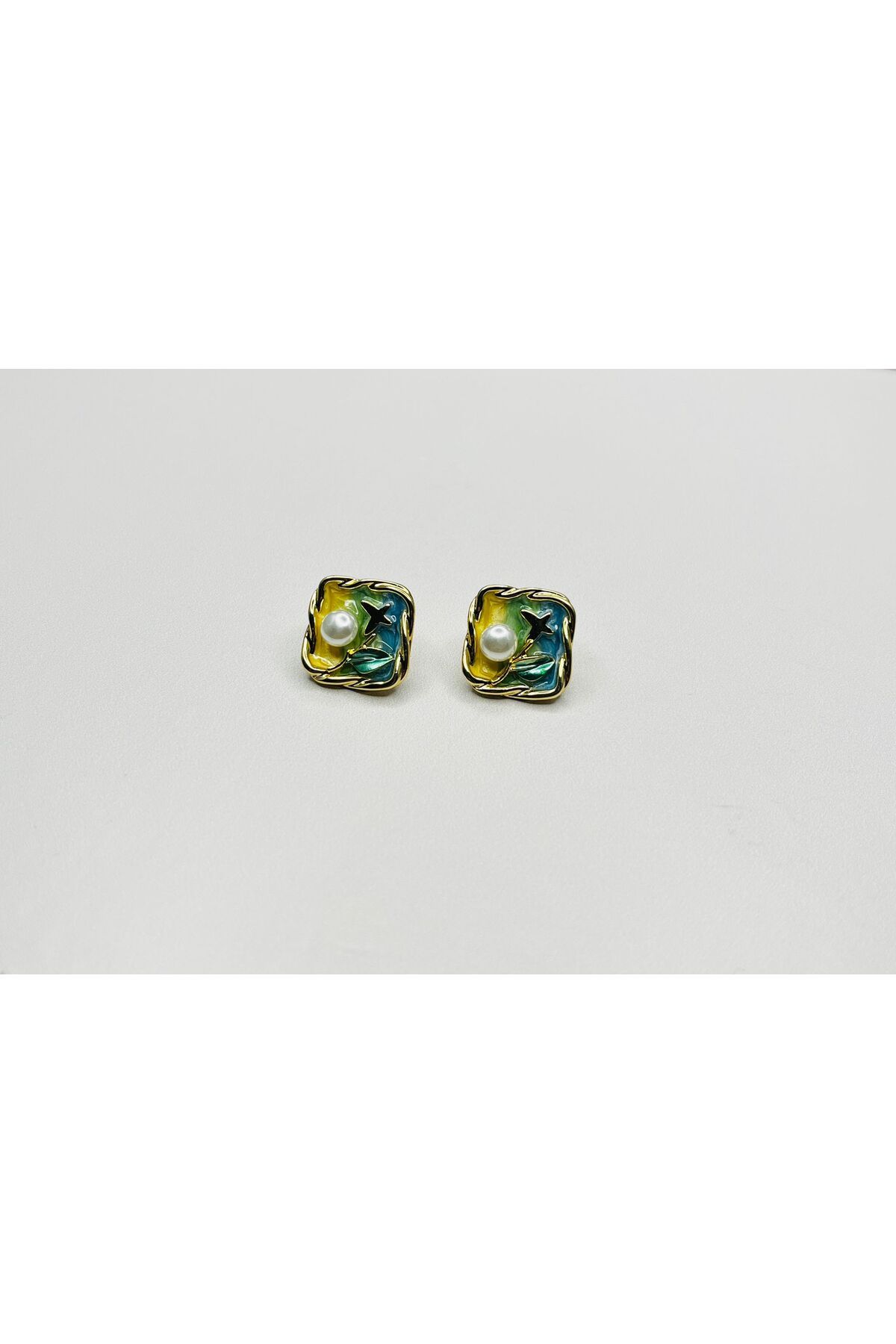 ASİN ACCESSORİES Kare Mineli Küpe - VİP Küpe