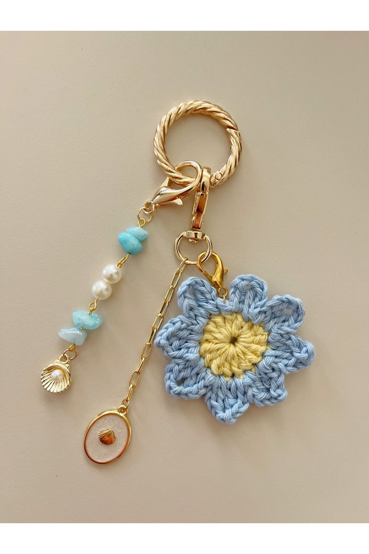 Poshy Atelier Çiçekli Gold Deniz Kabuğu İnci Doğal Taş El Yapımı Çanta Charmı Aksesuarı Süsü Cüzdan Anahtarlık
