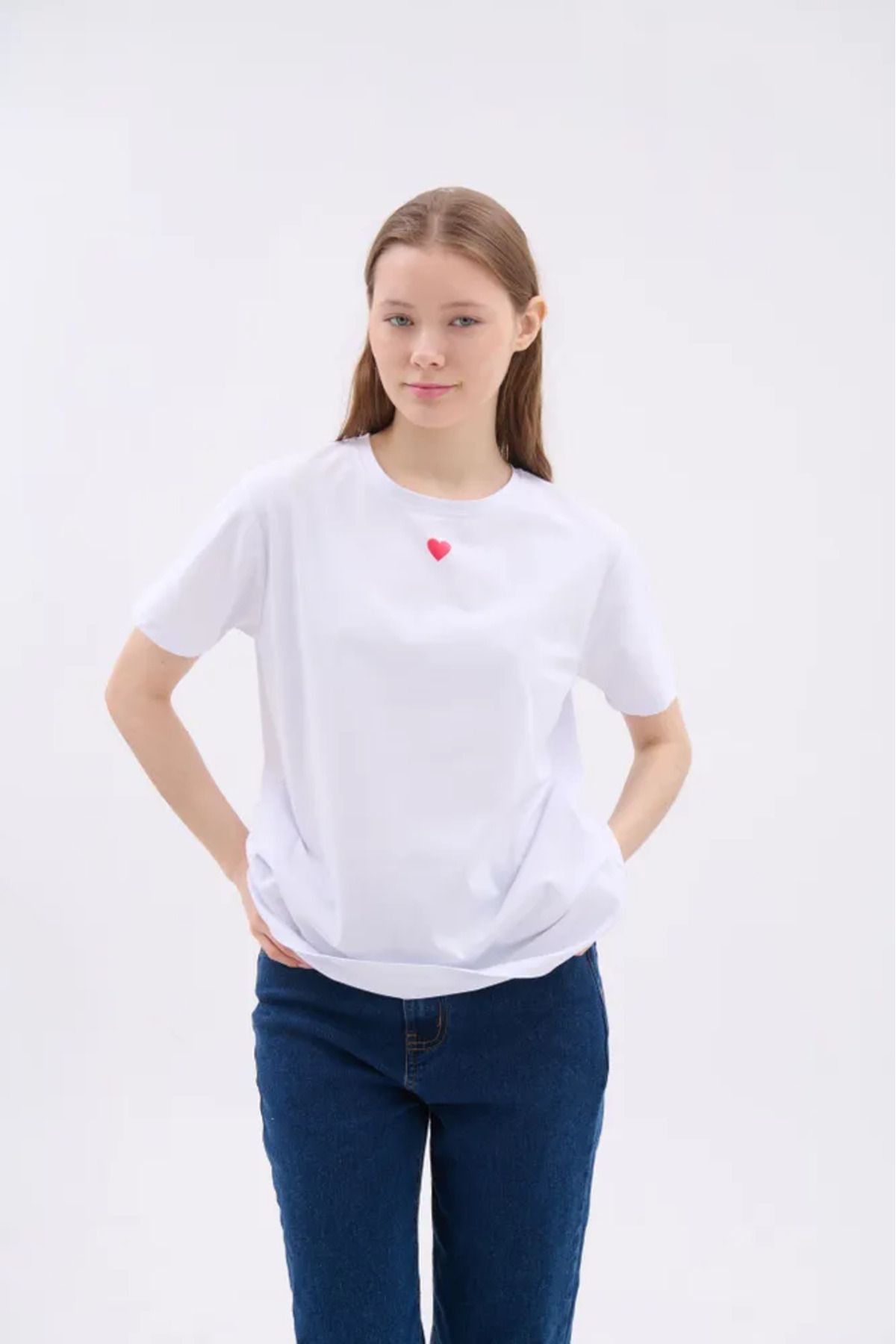 ELNOYA Unisex Pamuklu Beyaz Oversize "Kalp" Baskılı Bisiklet Yaka Rahat Günlük T-shirt
