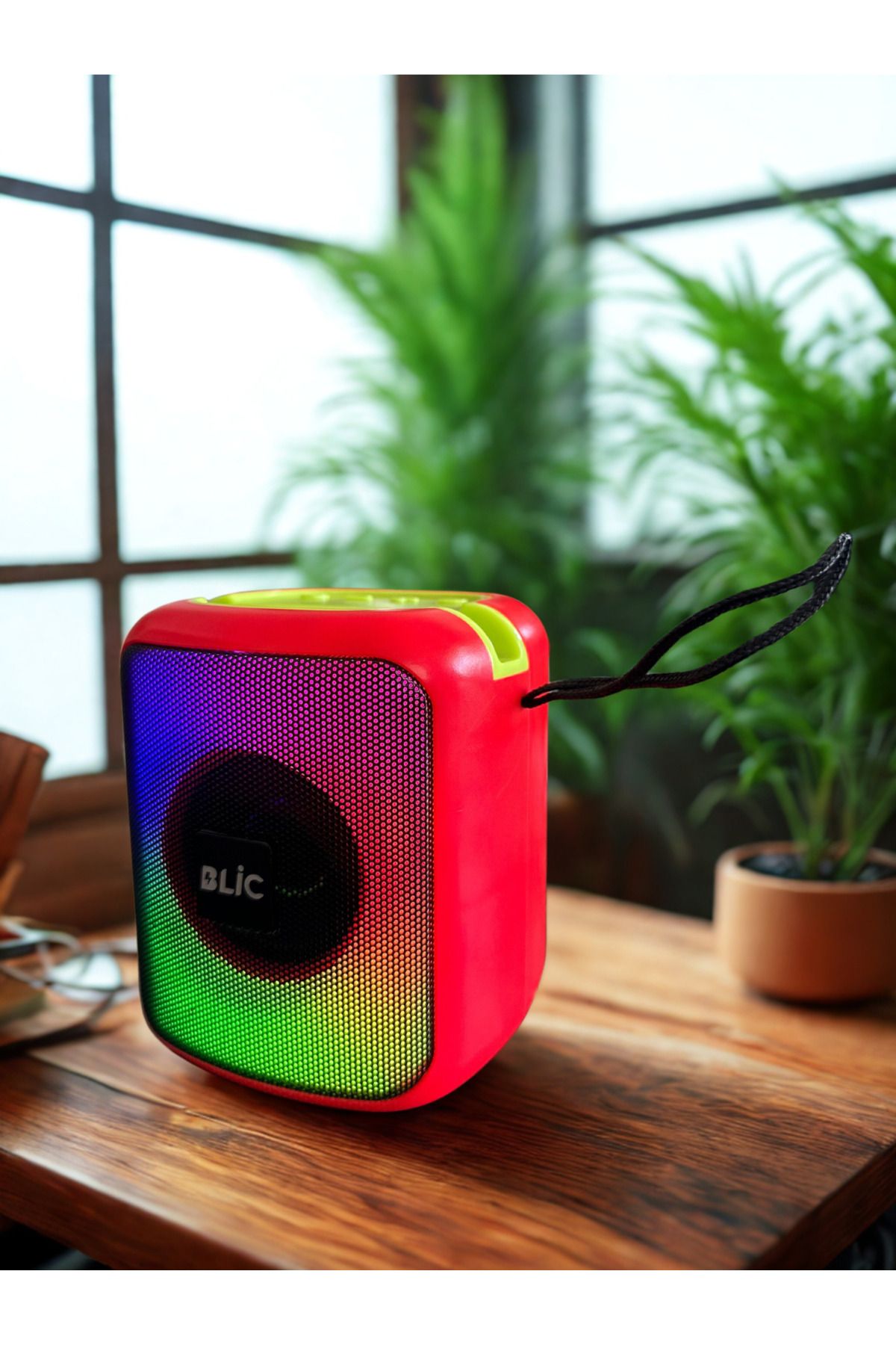 Blic ROSE TEKNOLOJİ 800maH BATARYA TWS TF KART FLASH BELLEK’Lİ LEDLİ TAŞINABİLİR BLUETOOTH HOPARLÖR