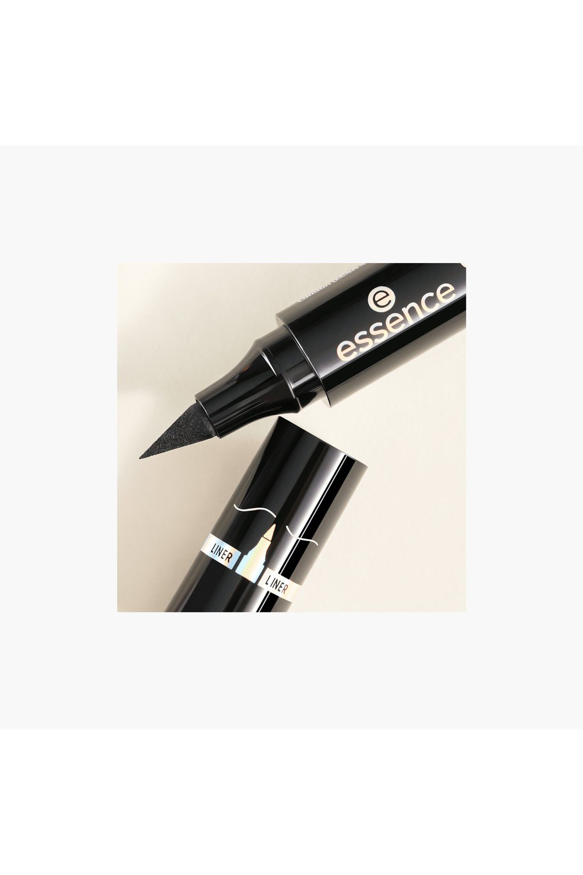 Essence-Essence Quick Wing! Stamp Eyeliner 2
