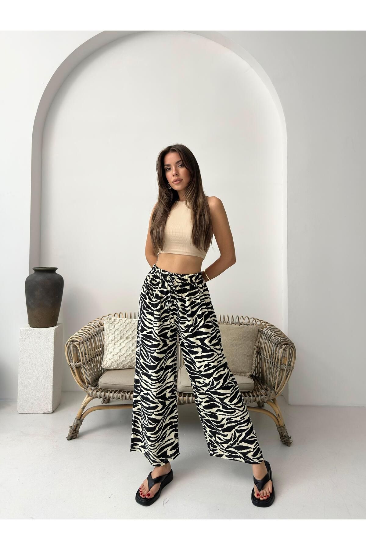 Jeevee Siyah Zebra Desenli Bol Paça Pantolon