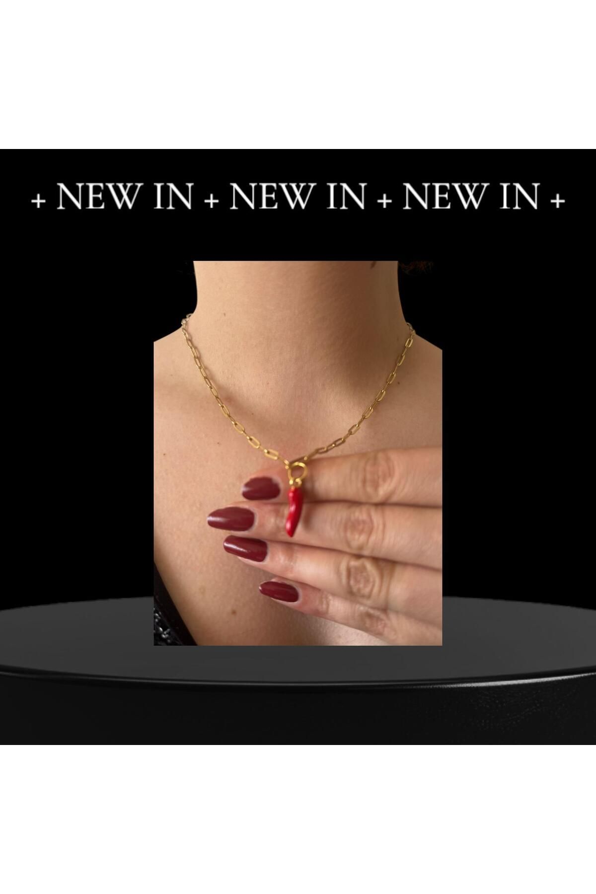 Mojo Jewellery Corno Biber Şans Kolyesi | Altın Kaplama Çelik Zincir Kolye | Nazar ve Kötü Enerjiye Karşı