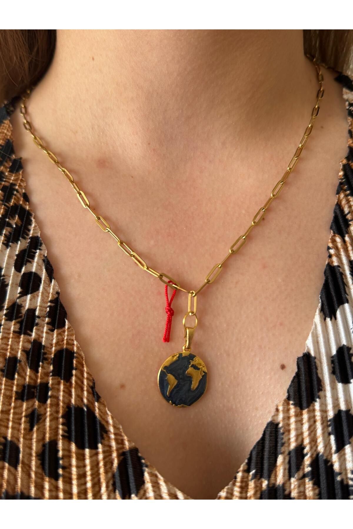 Mojo Jewellery O Benim Dünyam Temalı Dünya Kolye | Altın Kaplama Çelik Ataç Zincirli Anlamlı Kadın Kolyesi