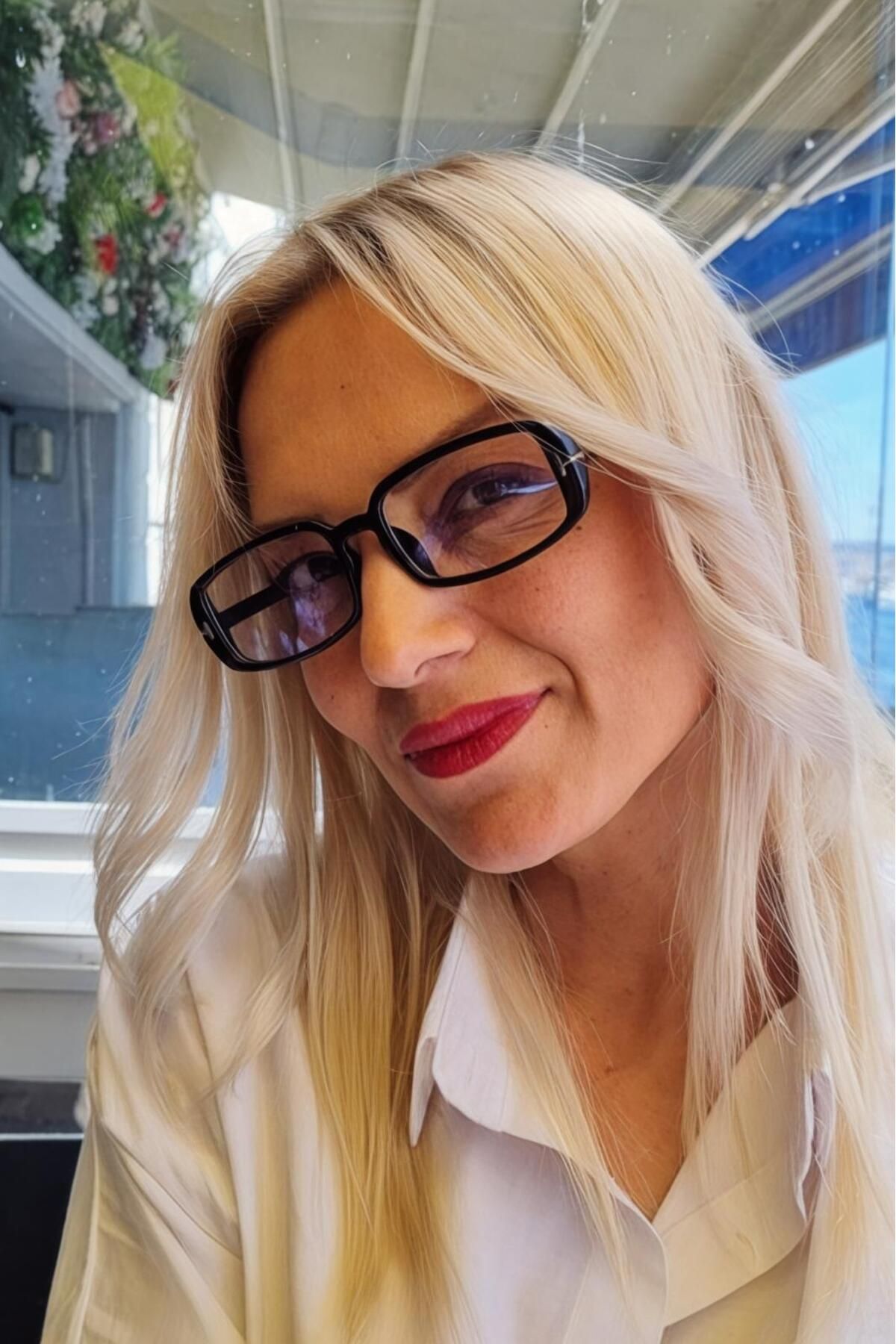Uniquetrenders Kadın Olivia Mavi Işık Korumalı Dinlendirici Dikdörtgen Model Ekran Gözlüğü