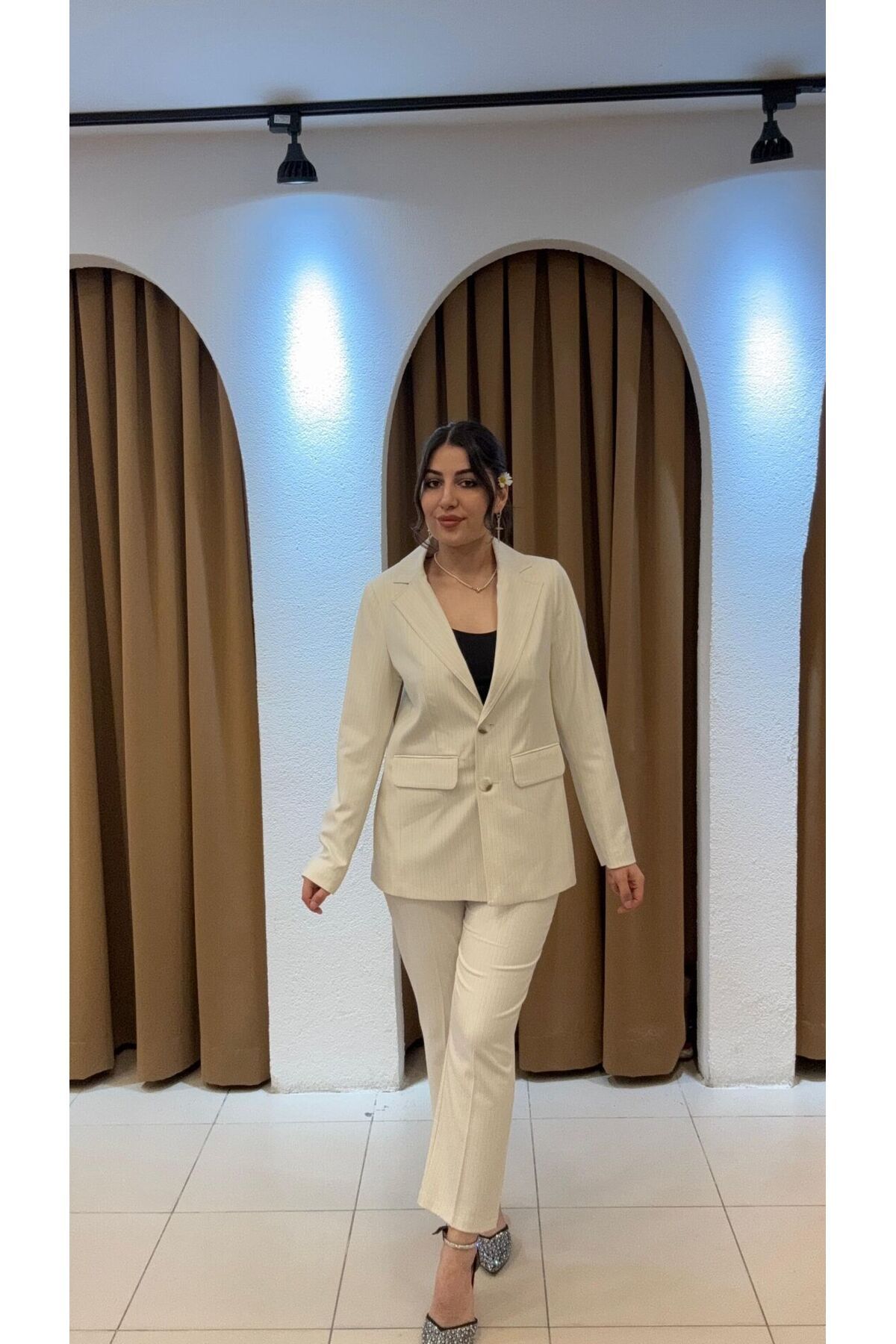 SUNAYBUTİK EKRU KENDİNDEN ŞERİTLİ CEKET-PANTOLON TAKIM