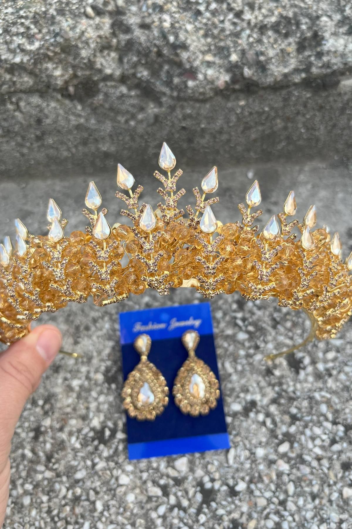 Hobigram Belicia Gold Gelin Kına Tacı Özel Gün Aksesuar Kadın Taç Ve Damla Mekik Küpe Takımı