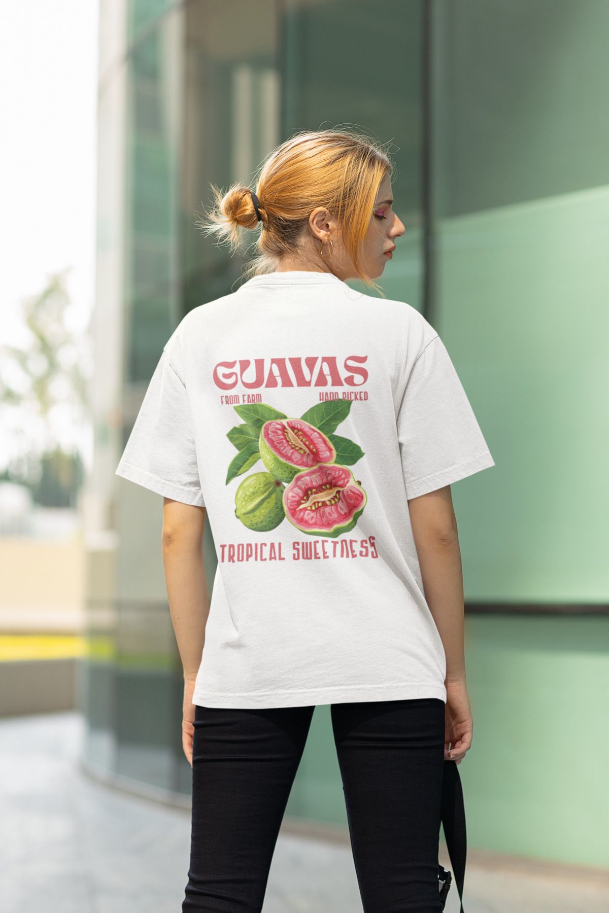 MAGORS GUAVAS SIRT BASKILI BİSİKLET YAKA PAMUKLU OVERSIZE KALIP KISA KOLLU KADIN TSHIRT