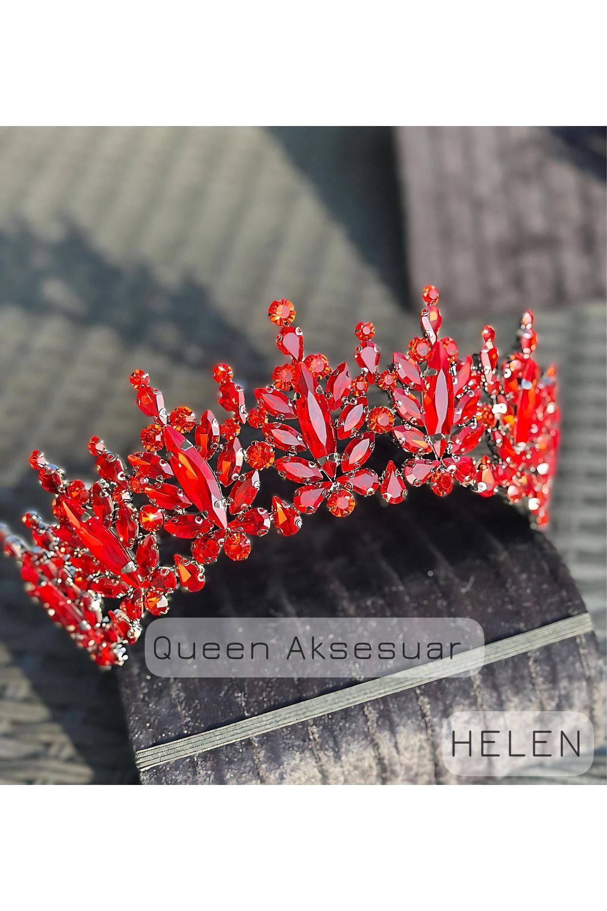 QUEEN AKSESUAR Helen yakut kırmızı kristal taşlı lüks tasarım nişan gelin tacı metal taç yüksek otantik motifli