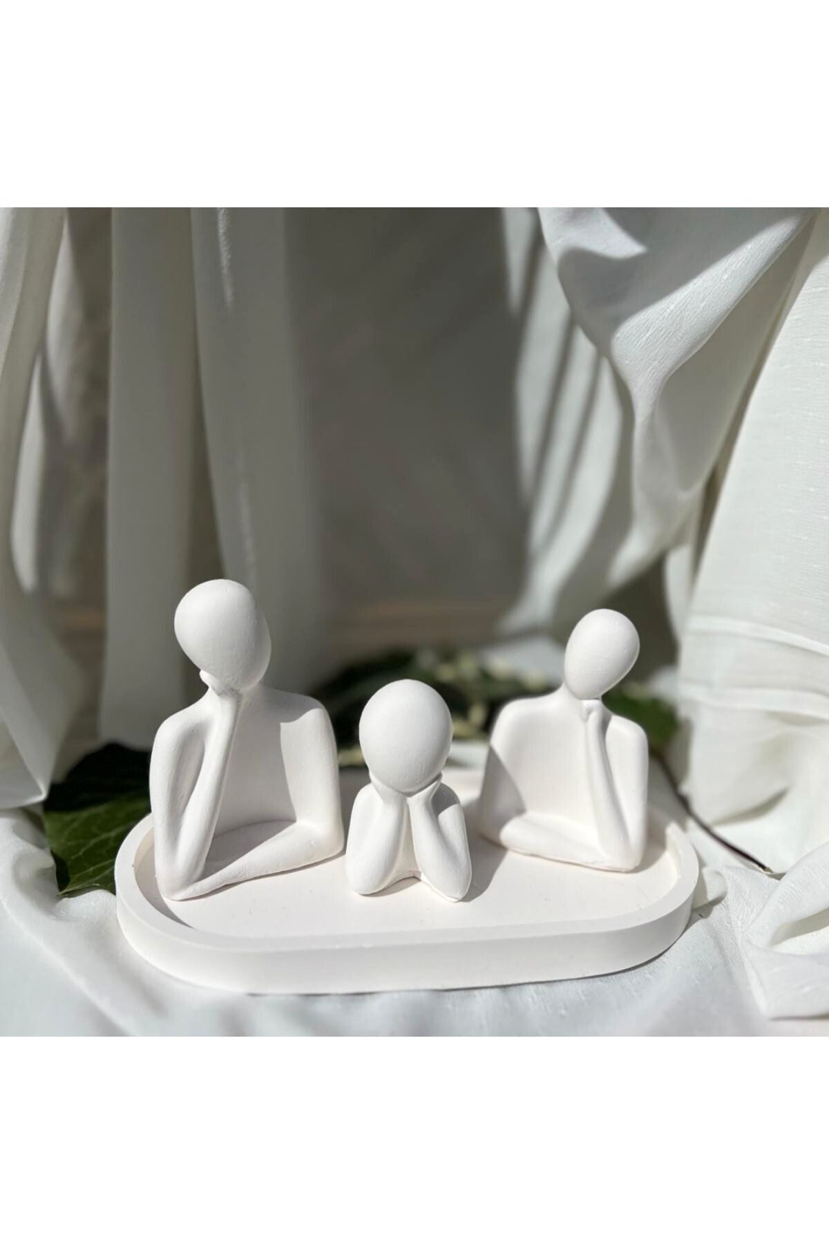 SerenityHaven Üçlü Çocuklu Aile Dekoratif Obje Beton Biblo