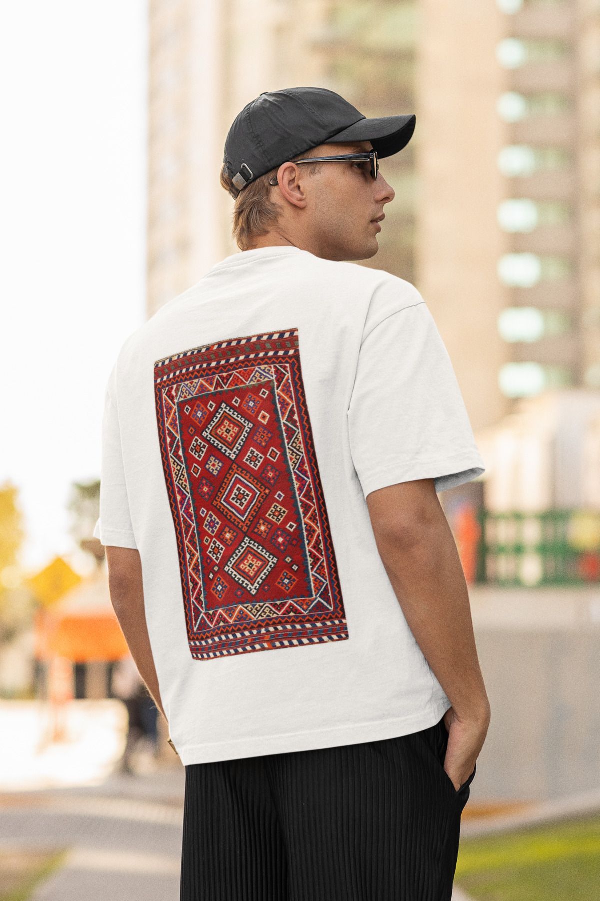 MAGORS TREND DIZAYN SIRT BASKILI BİSİKLET YAKA PAMUKLU OVERSIZE KALIP KISA KOLLU UNISEX TSHIRT