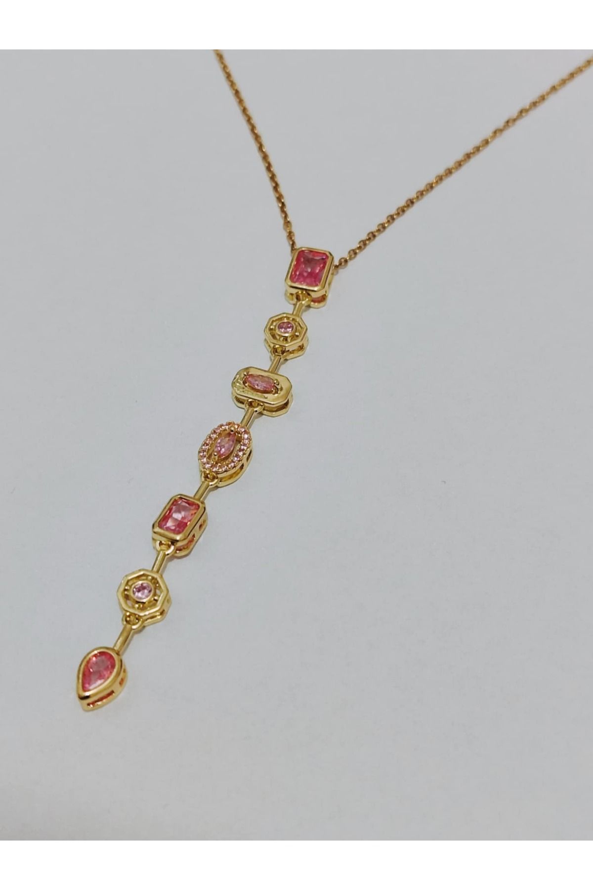 FLORAS JEWELRY Geometrik Tasarım Pembe Taş Detaylı Y Kolye (55cm)