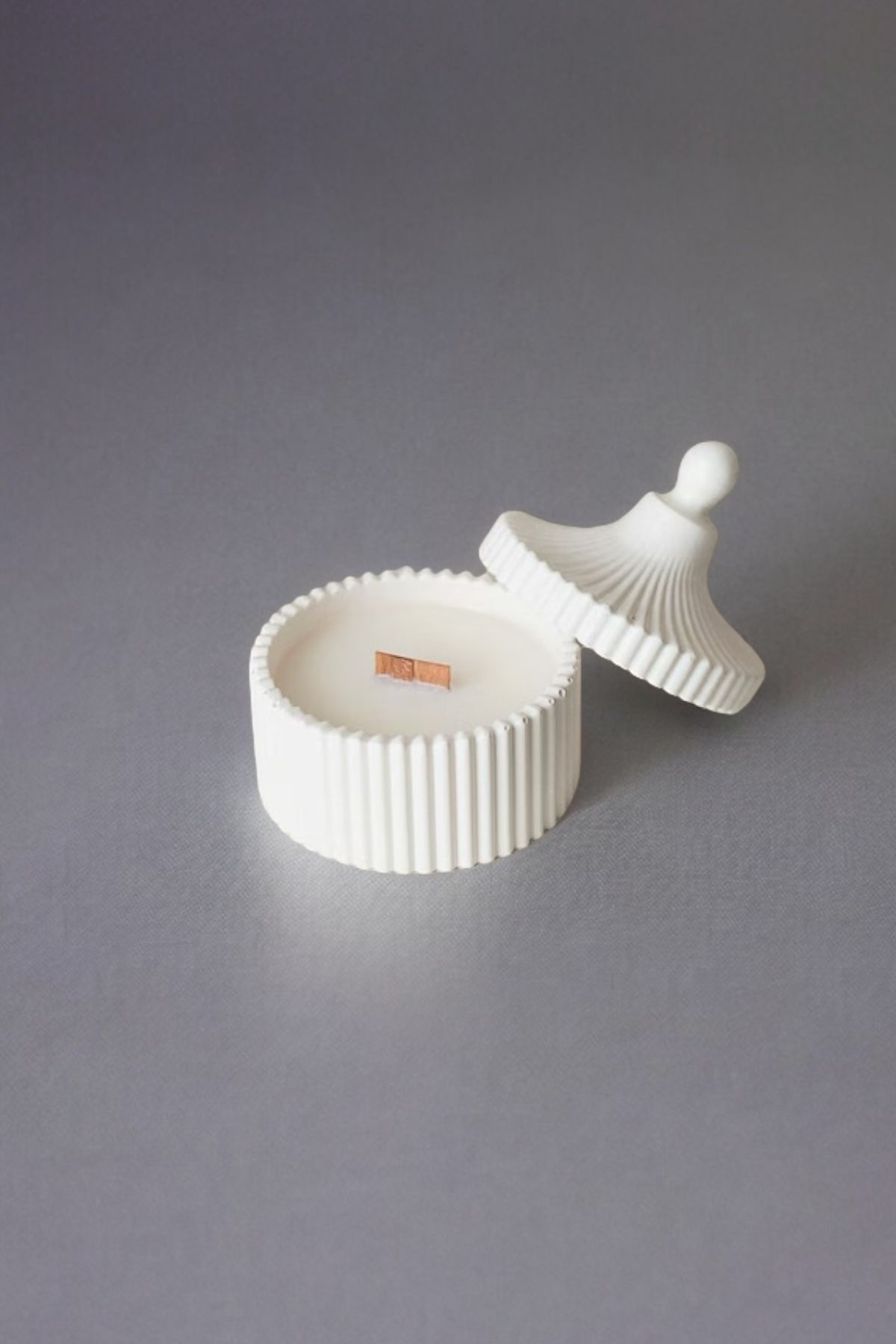 Celine Decor Kapaklı Dekoratif Obje & Ahşap Fitil Soya Wax Mum - 1 ADET