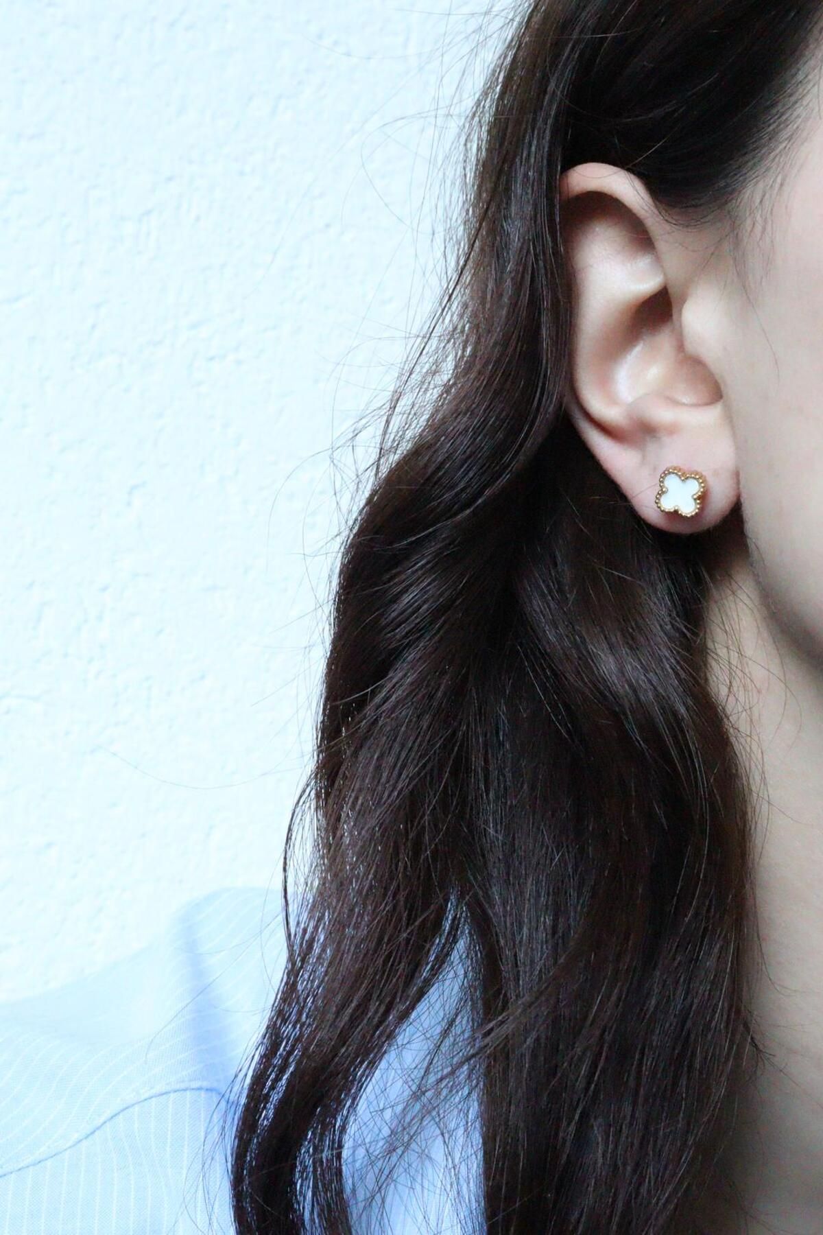 mercanjewelry Yonca Marka Model Gold Beyaz Küpe