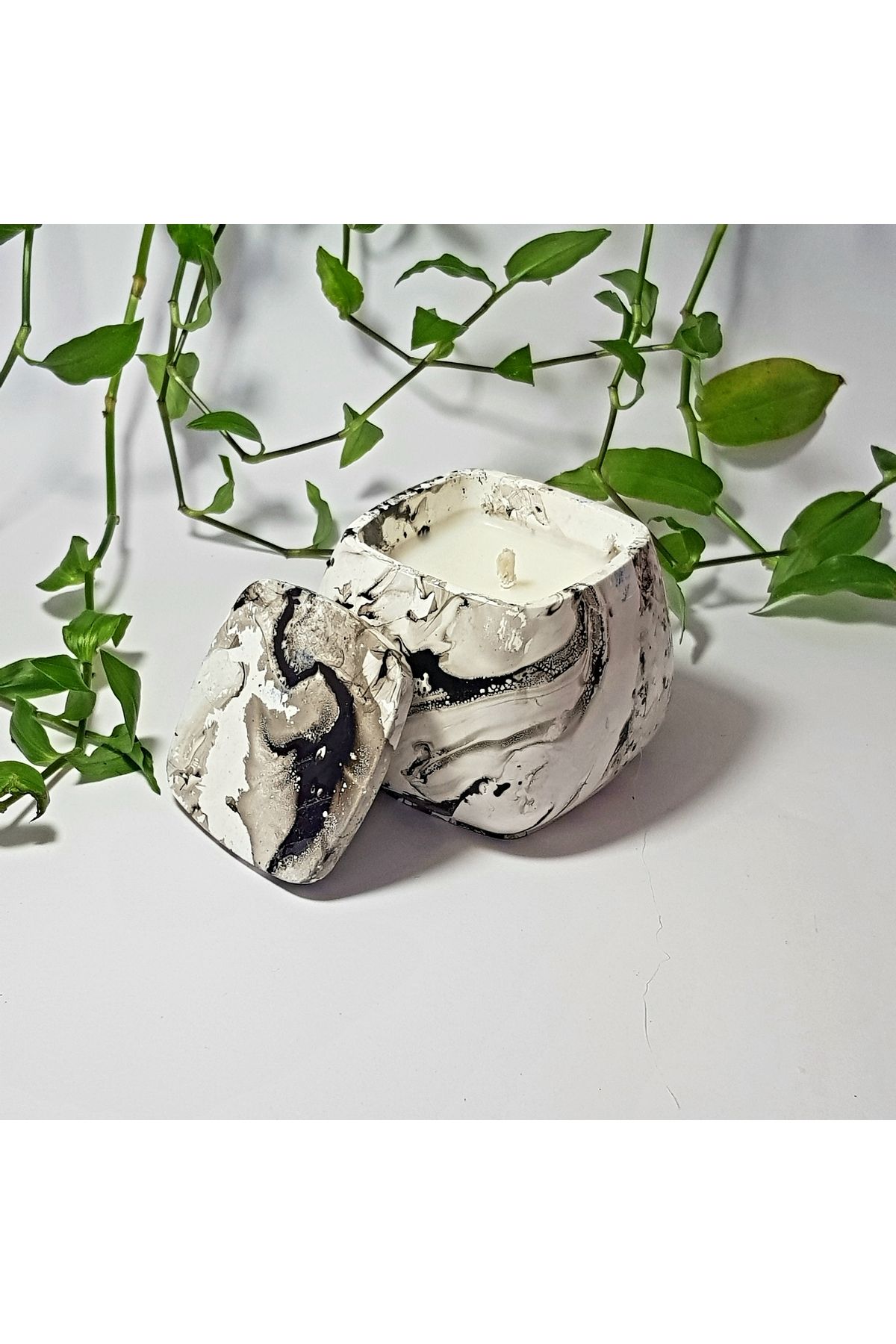 GLOWTEN Doğal El Yapımı Çevre Dostu Lavanta Kokulu Dekoratif Kare Kapaklı Aromaterapi Mum
