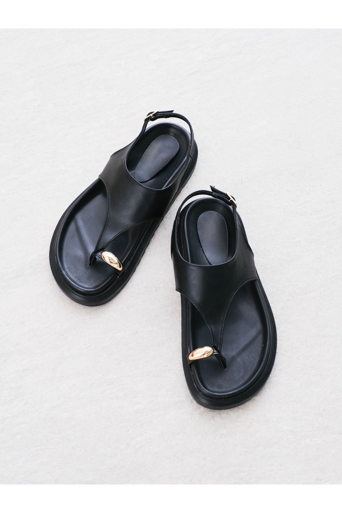 Munshoes Ios Parmak Arası Kadın Sandalet