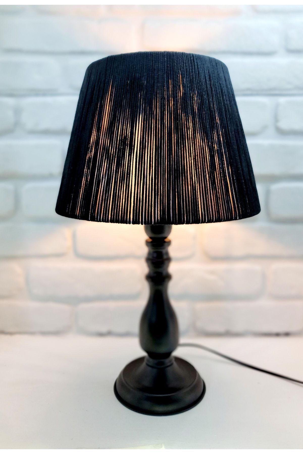 Decodelight Siyah Rustik Klasik Metal Ayaklı El Yapımı İp ve Kagıt Örme Şapkalı Abajur Masa Lambası Modelleri
