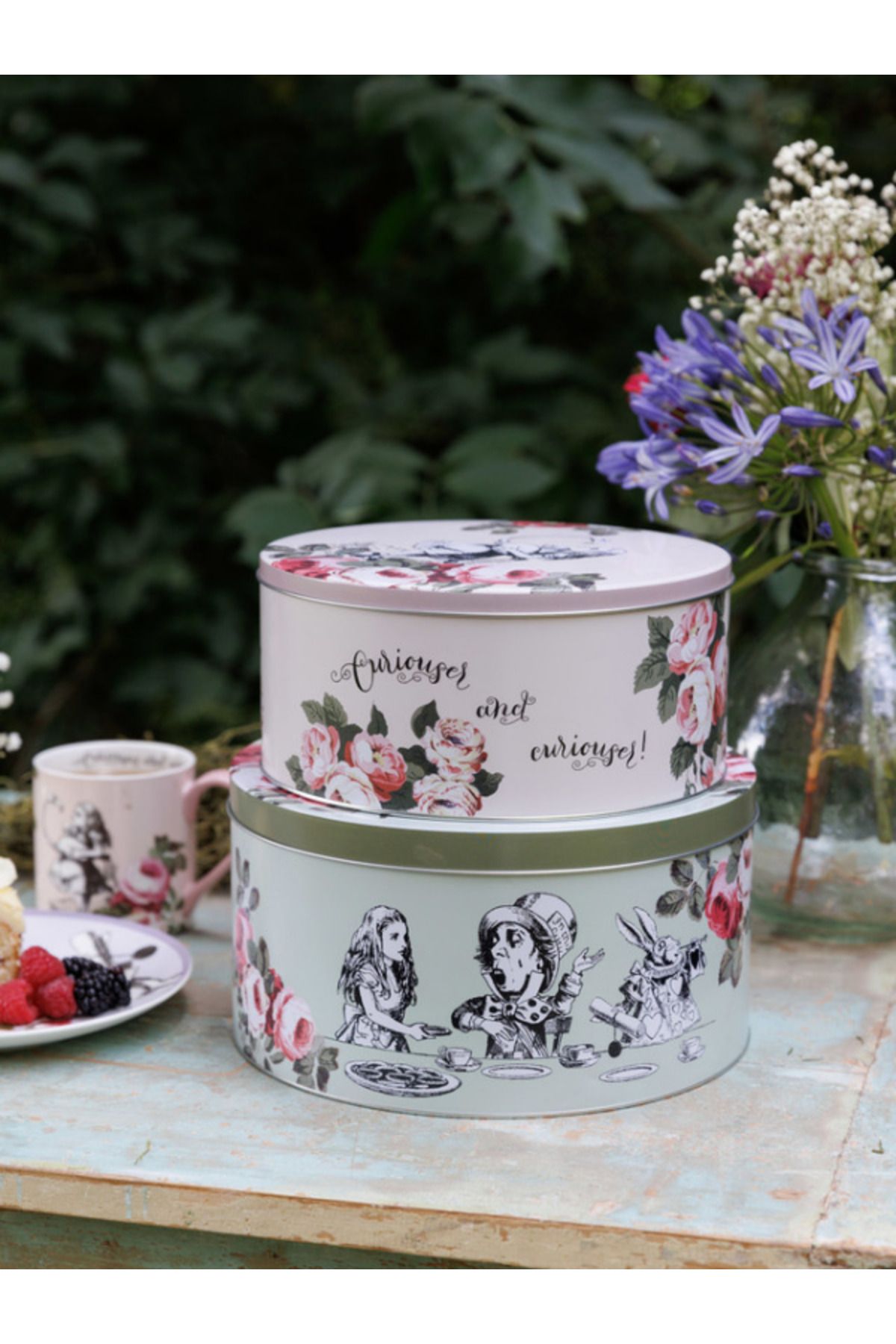 MIKASA-X V&A Alice in Wonderland Tin Cake, Biscuit Storage Container Set of 2 7