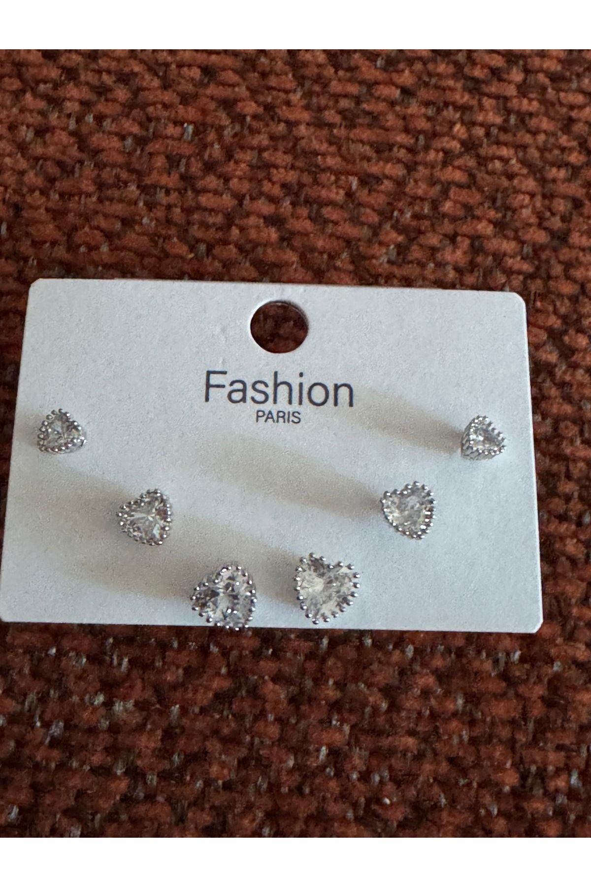 misstakıjewerly ÇELİK GÜMÜŞ RENK ZİRKON TAŞLI KALP MODEL 6 LI KÜPE