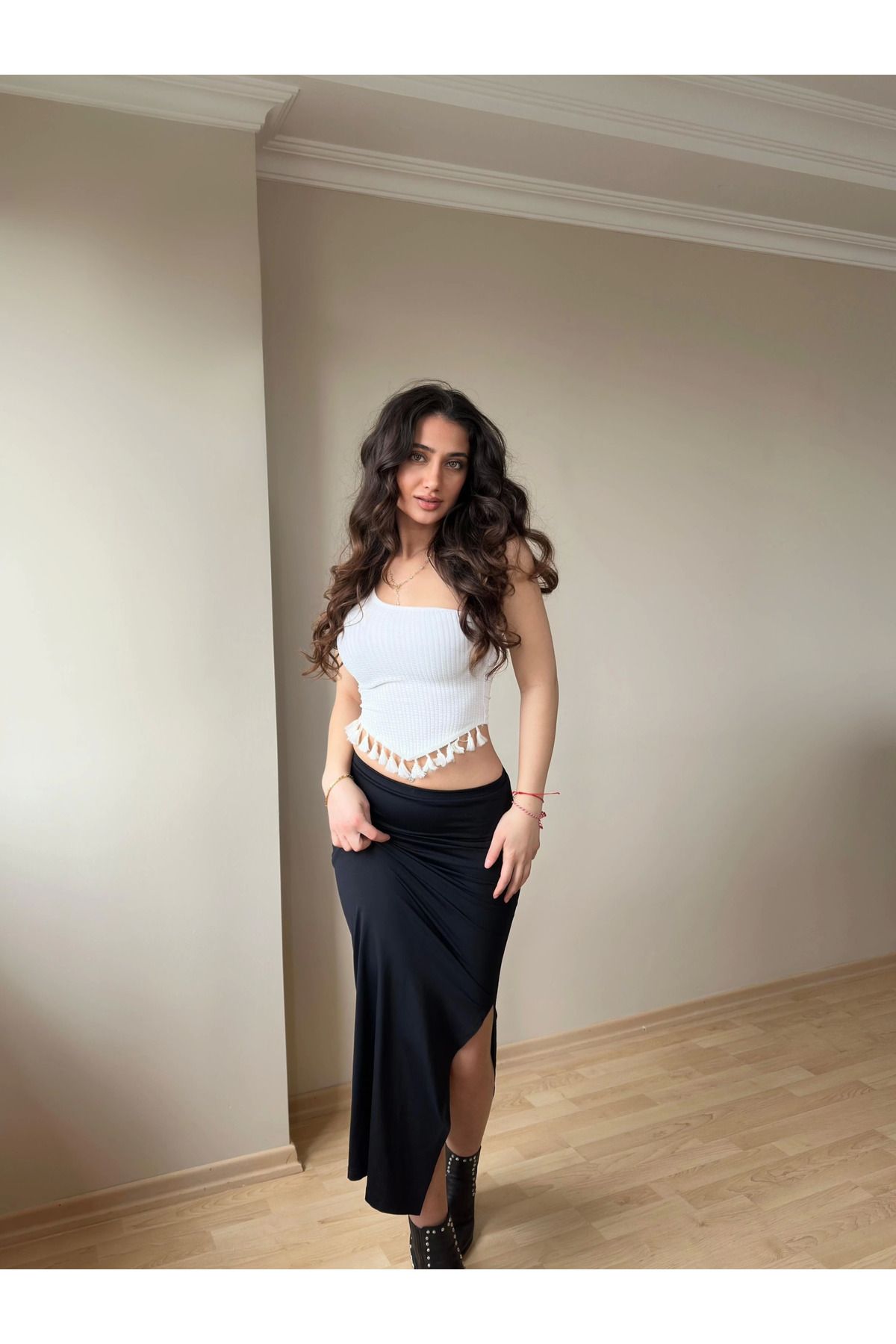 Fashi10 Beyaz Püskül Detay Bluz