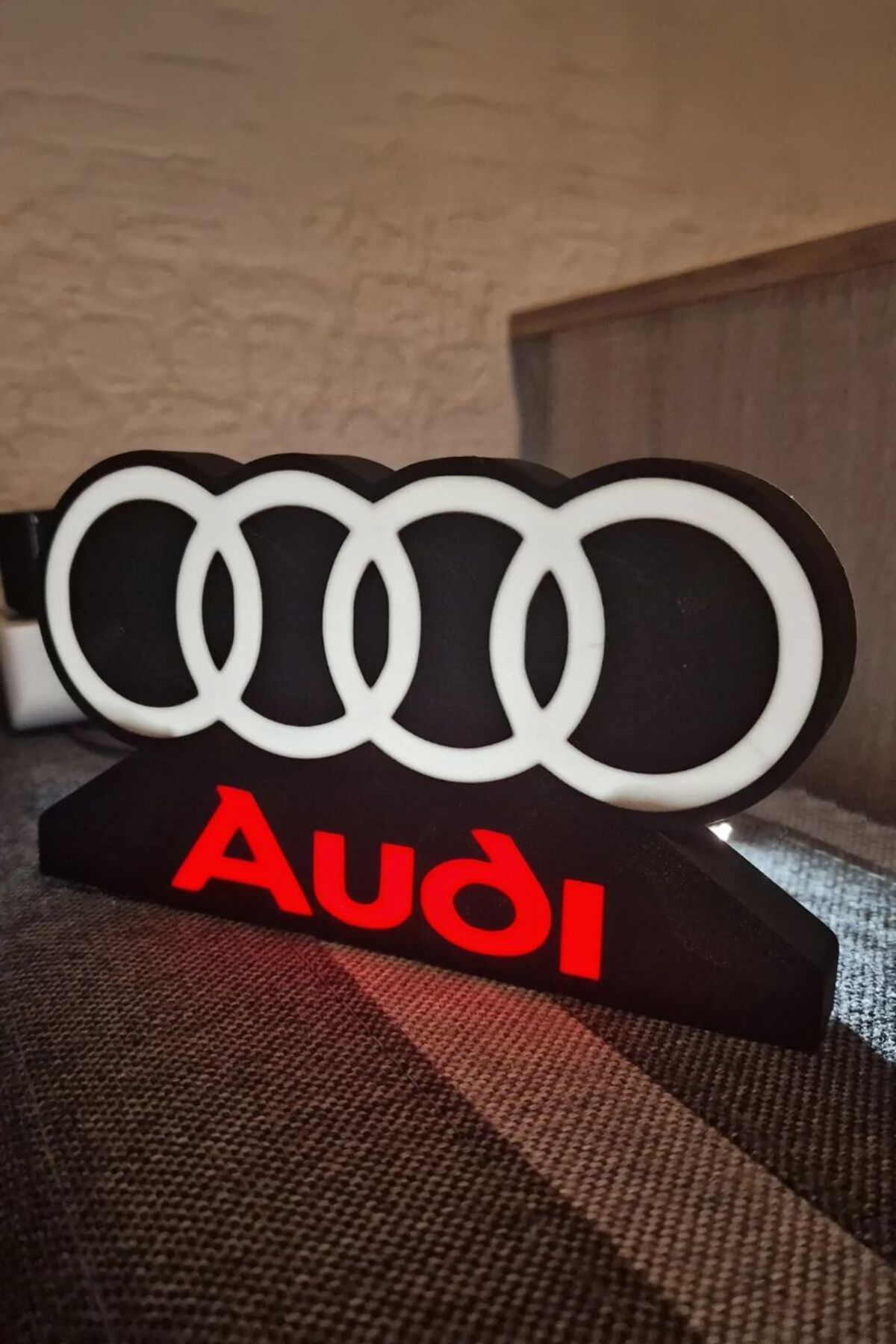 MEK Audi Logolu Dekoratif Aydınlatma