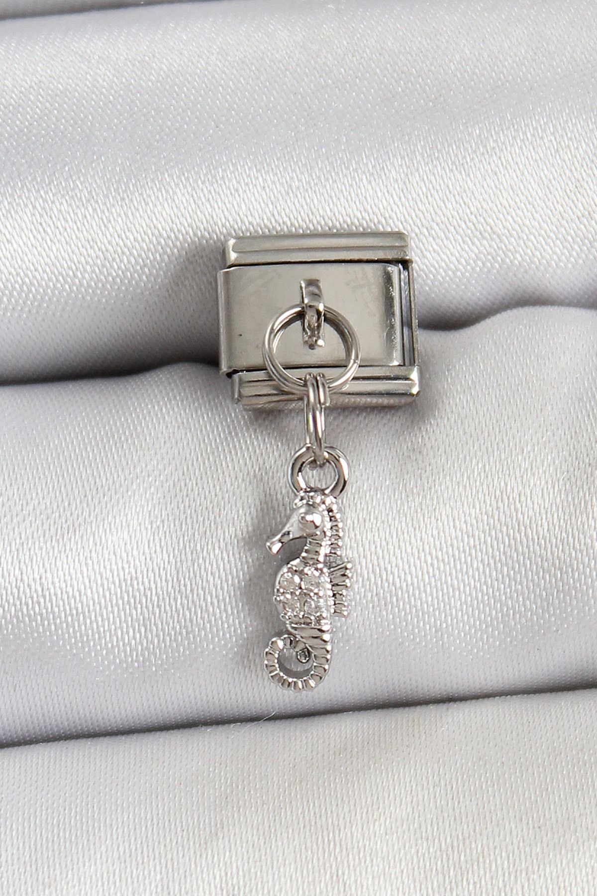 Angel Of Life 316L Çelik Sallantılı Deniz Atı Model Gümüş Renk Nomination Charm - TJ-BC1456