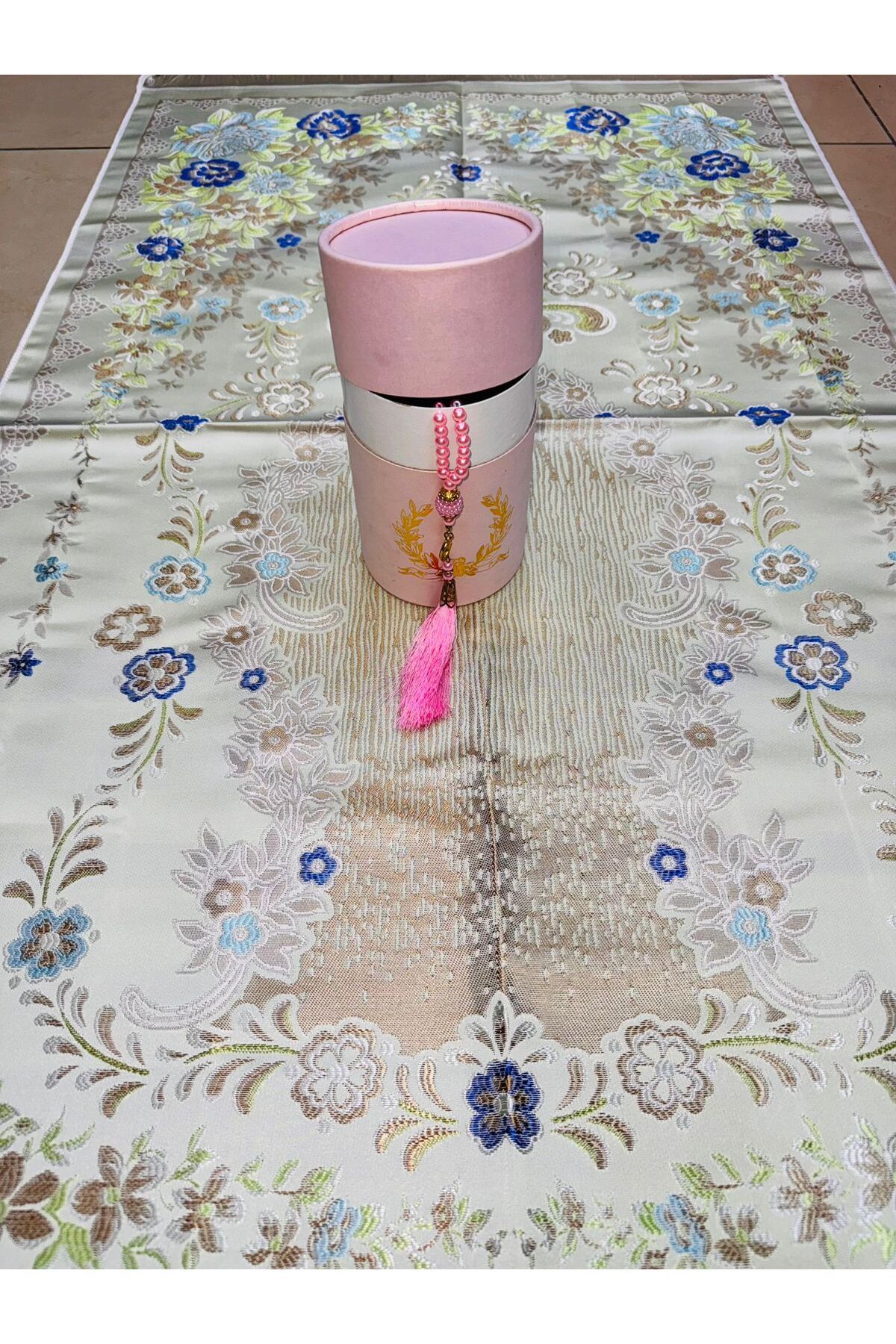 Generic-A distinctive box of carpets and rosaries 3