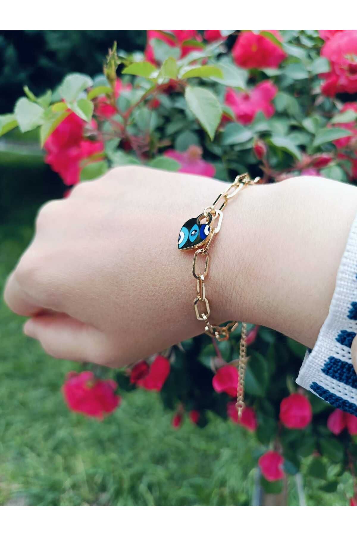 GLOW LUXE Kadın Gold Renk Nazar Boncuk Detaylı Kalpli Bileklik