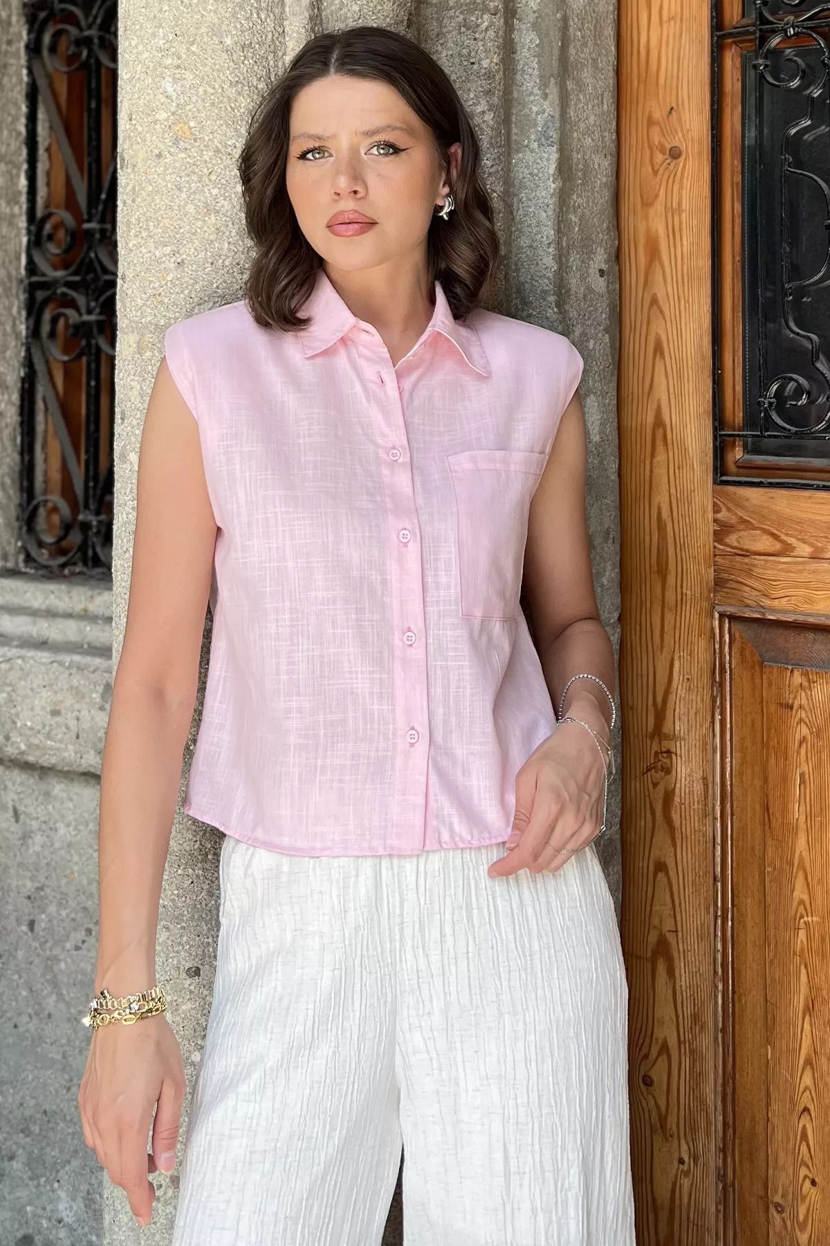 GÜLSELİ Pembe Vatkalı Sıfır Kol Kadın Gömlek