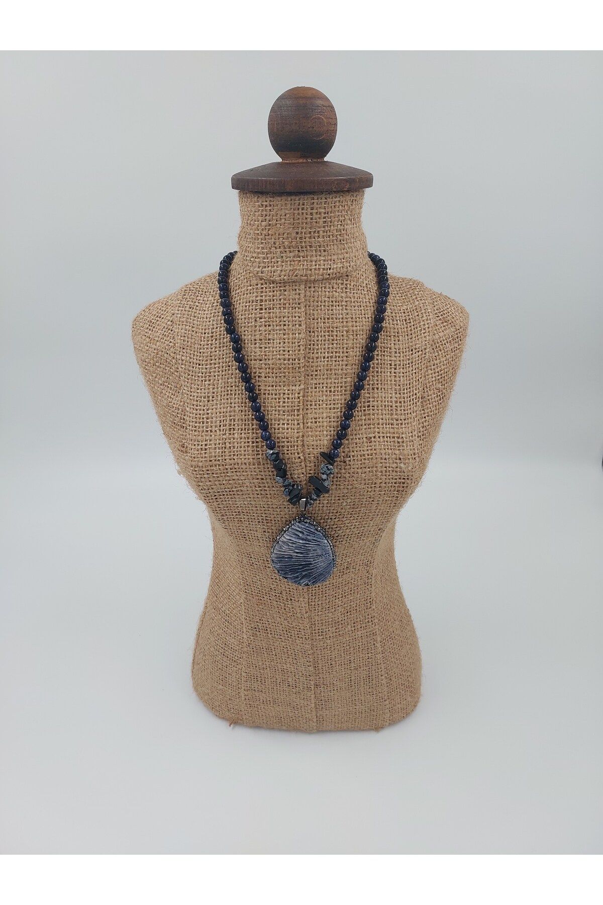 R G Handmade Design Yıldız Taşı, Karlı Obsidyen ve Mercan Detaylı Doğal Taş Kolye
