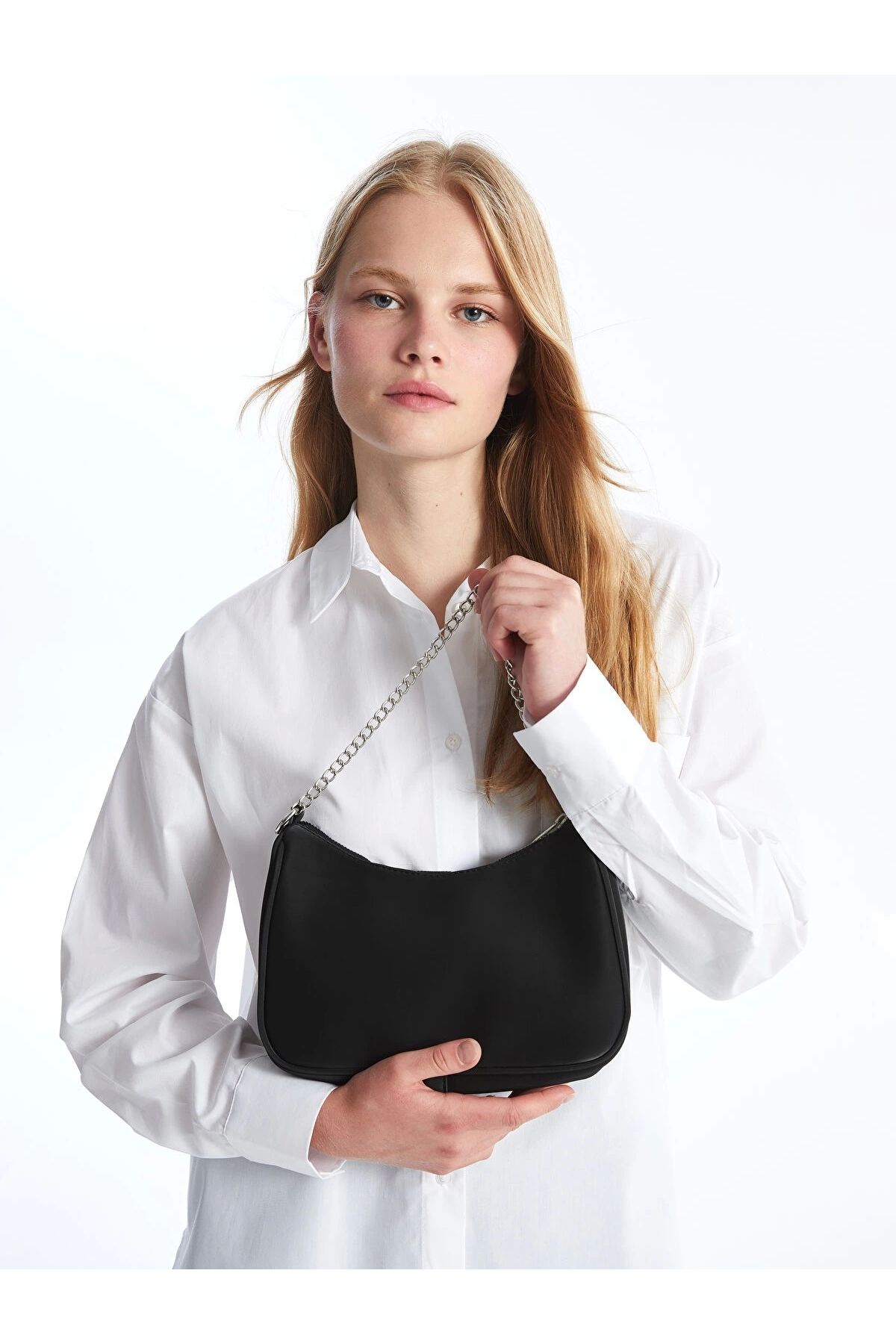 LC Waikiki LCW ACCESSORIES Siyah Zincir Detaylı Kadın Baget Çanta
