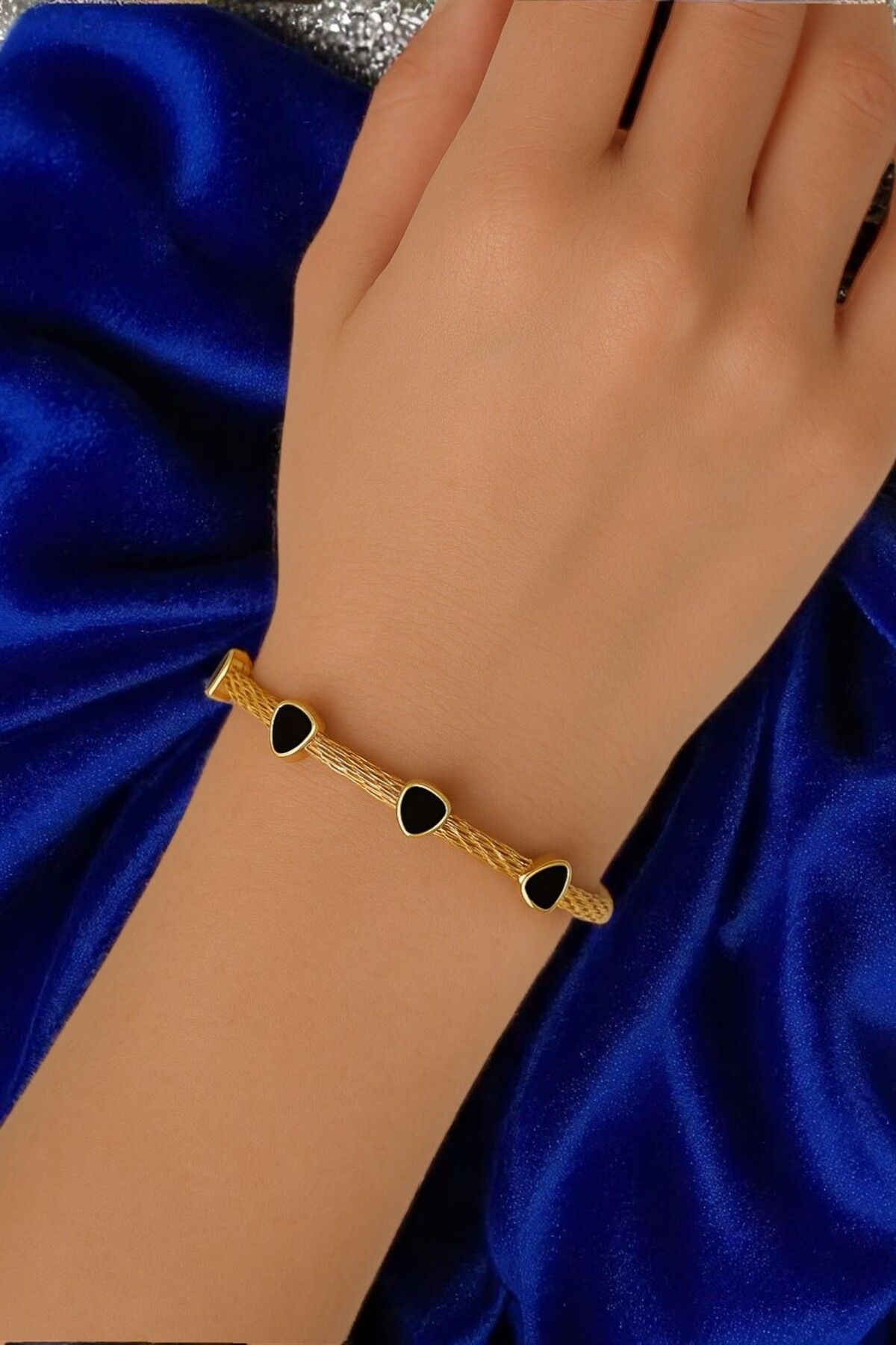 CLOVER JEWELRY Siyah Taşlı Halat Kordon Çelik Kelepçe Bileklik