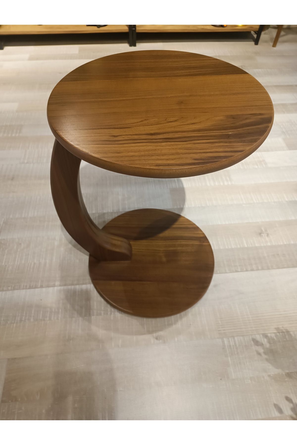 Store TEKERLEKLİ C SEHPA CEVİZ