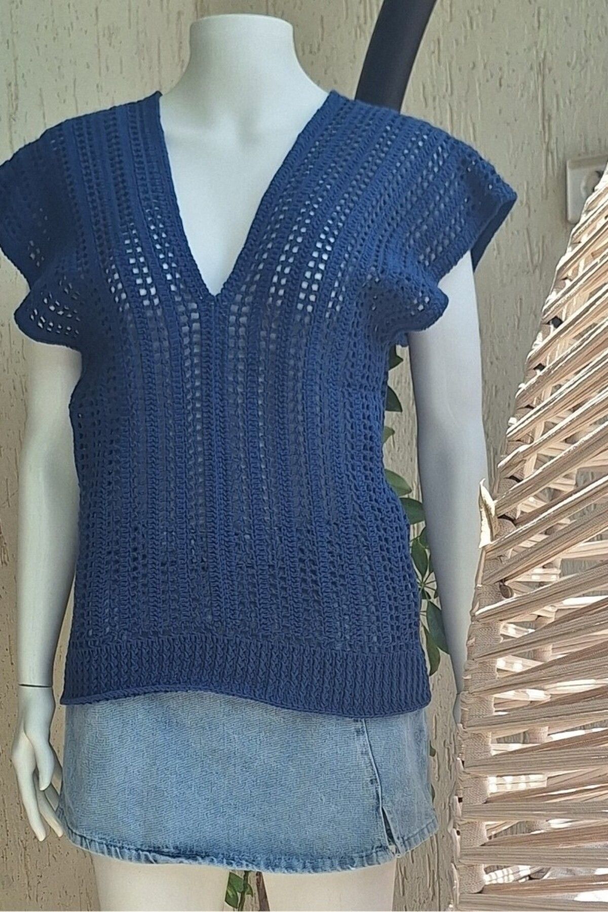 Butik KADIN MAVİ RENK PAMUKLU İPTEN V YAKA DÜŞÜK OMUZ DÜŞÜK KOL HAND MADE EL ÖRGÜSÜ YAZLIK BLUZ