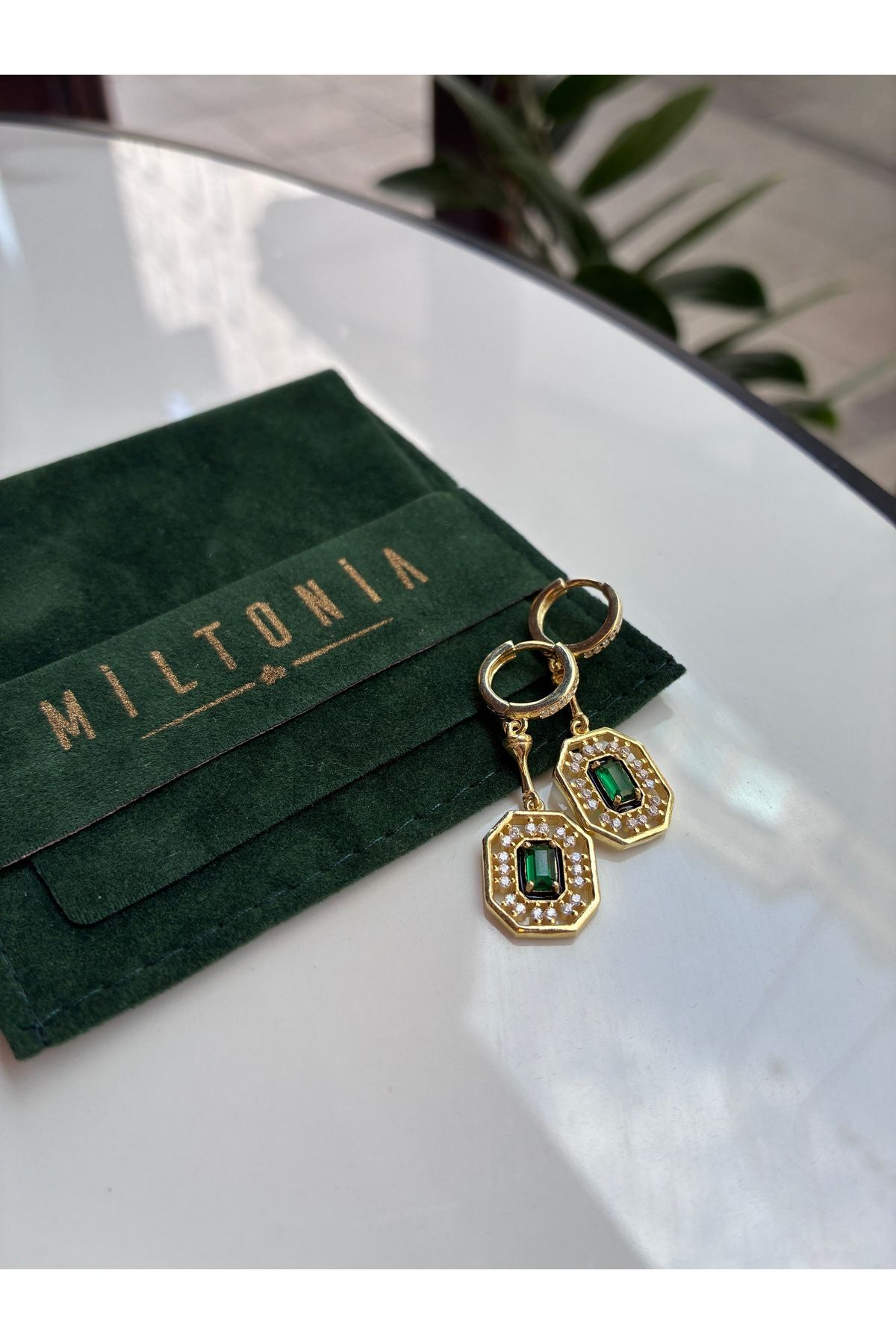 Miltonia Yeşil Zirkon Taşlı 925s Gümüş Küpe