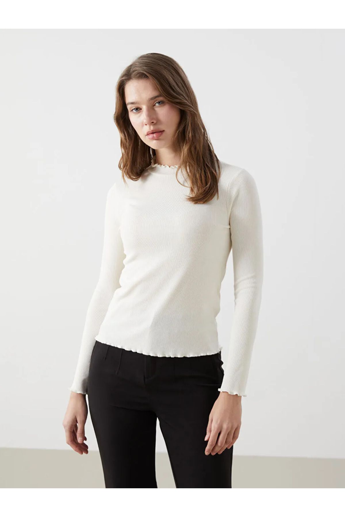 LC Waikiki LCW Modest Ekru Dik Yaka Kadın Body