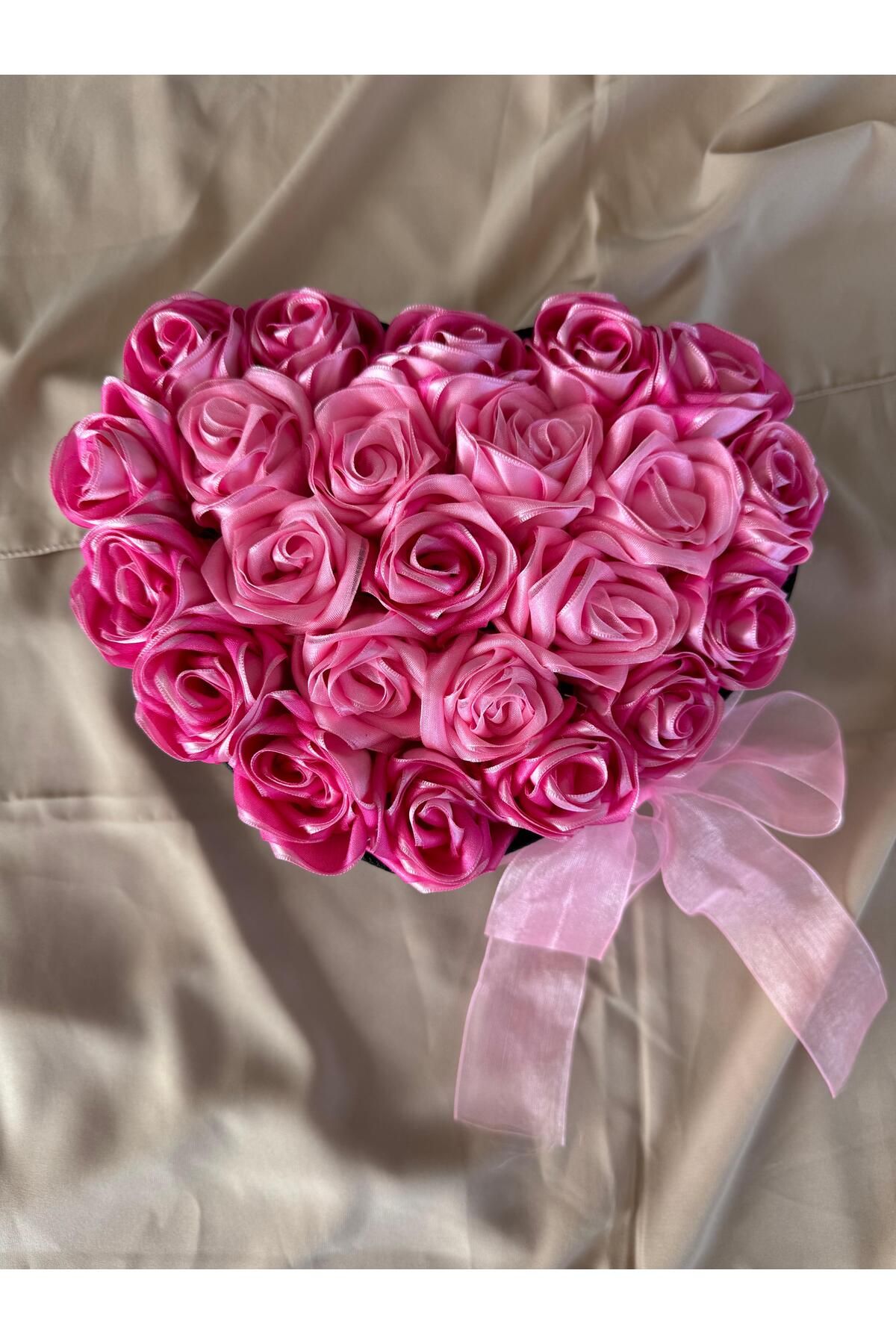 SOFT PEMBE GÖLGELİ GÜLLER