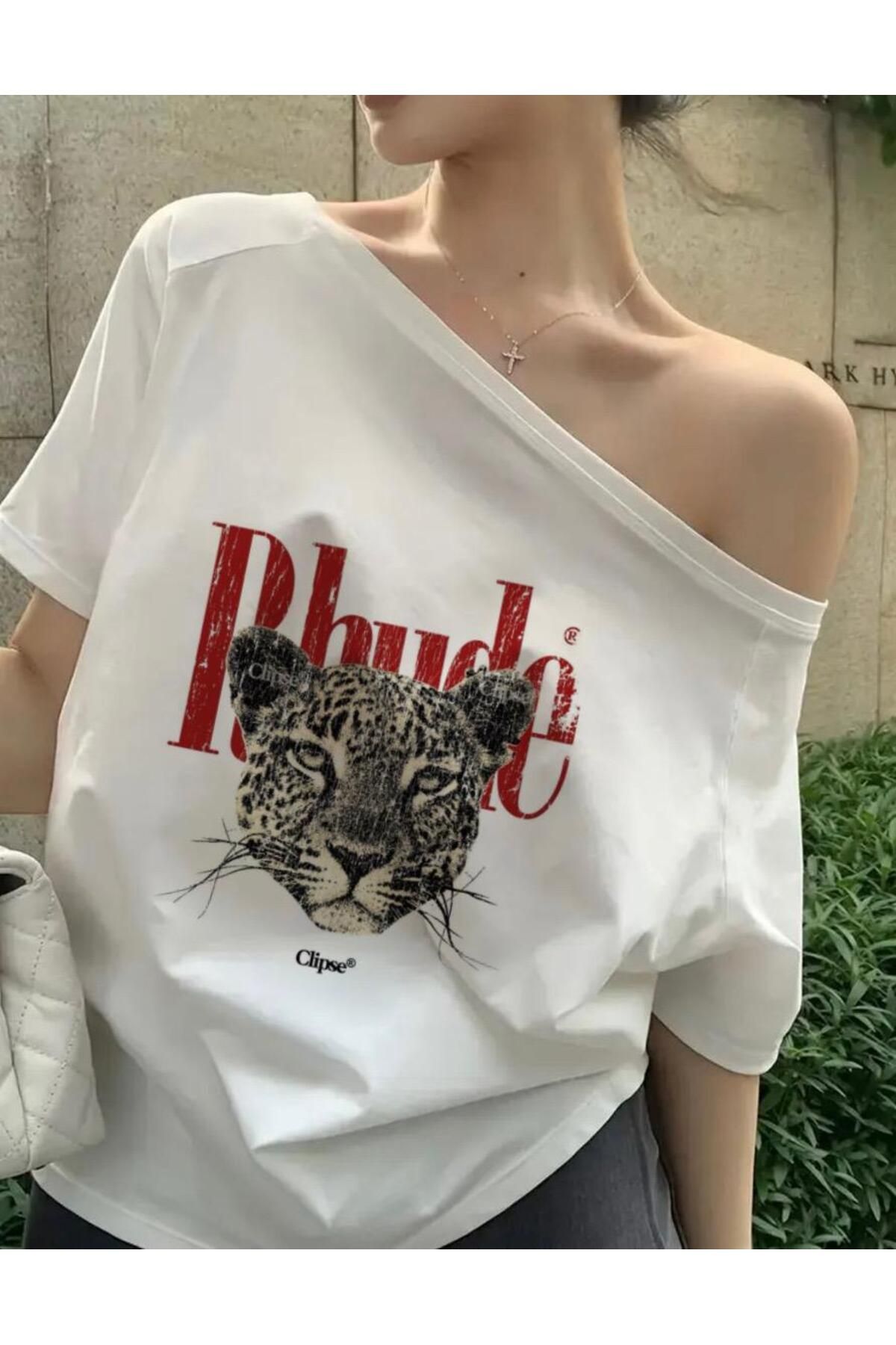 Koklonmoda Kadın Düşük Omuz Kayık Yaka Panter Baskılı T-Shirt