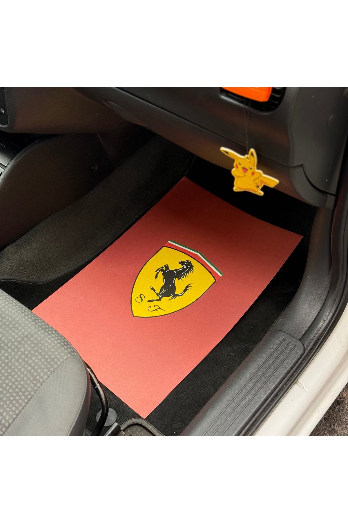Korkmaz Oto Market & Aksesuar 50 Adet Ferrari Dekor Paspas Kağıdı Suya Dayanıklı A Kalite
