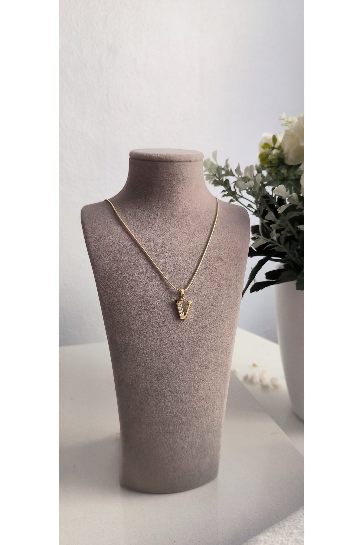xUPING Altın Kaplama V Harfi Kolye Kararmaz 14K Rengindedir 45cm