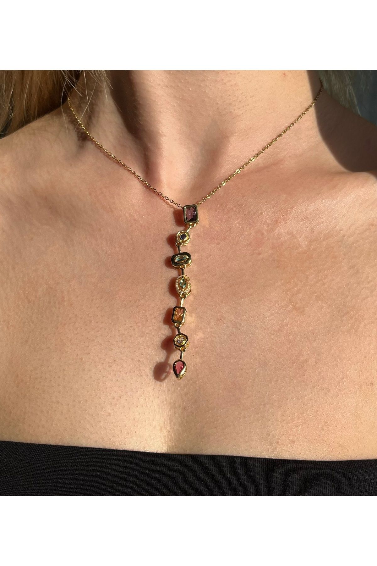 B&E SHİNE JEWERLY Kararmaz Çelik Renkli Zirkon Taş Detay Y Model Kolye