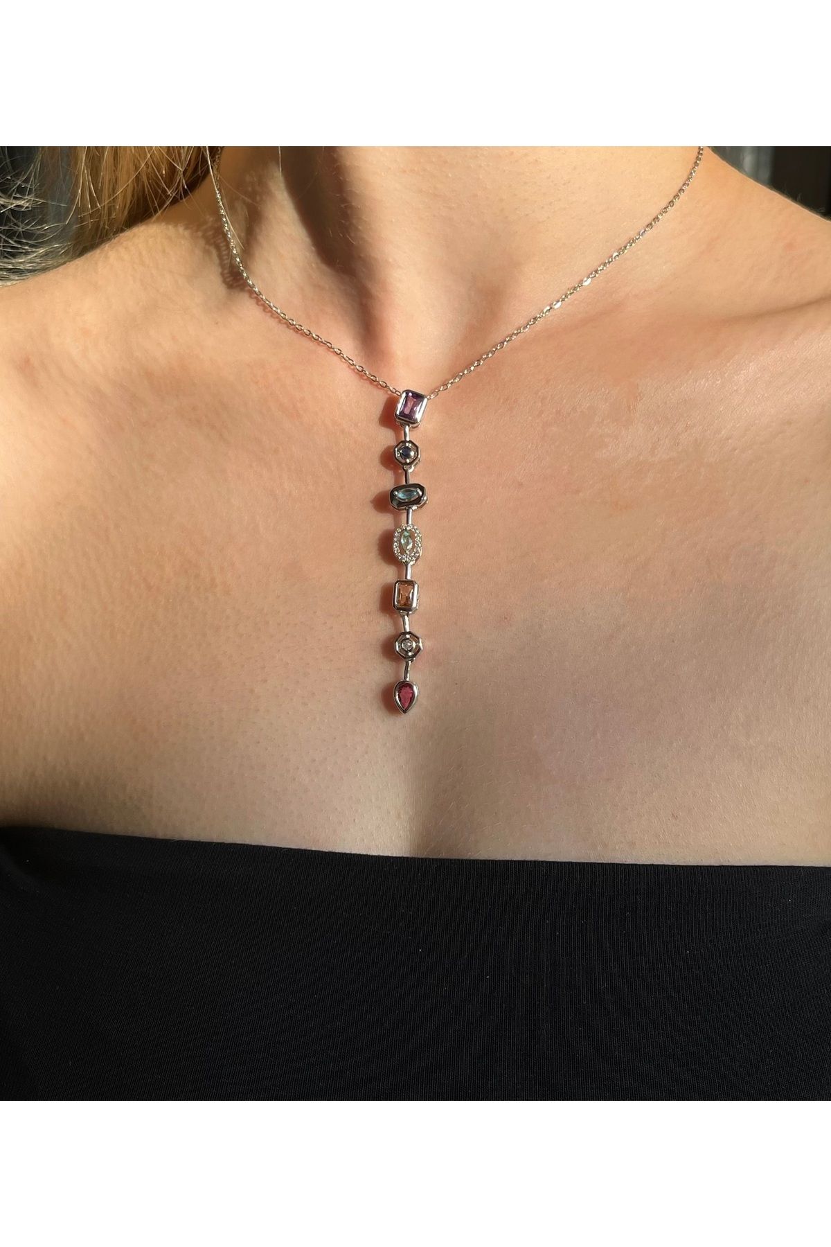 B&E SHİNE JEWERLY Kararmaz Çelik Renkli Zirkon Taş Detay Y Model Kolye