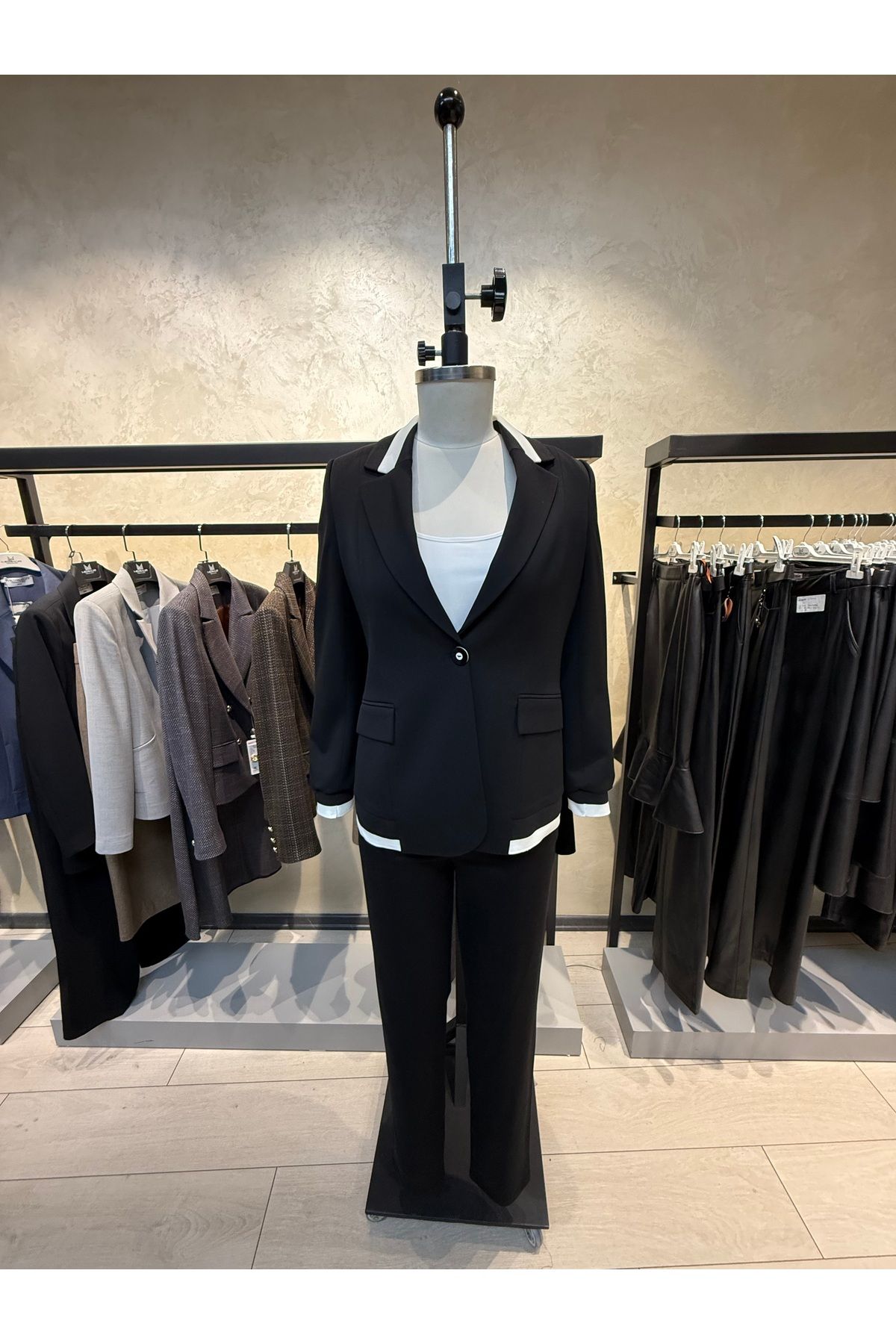 Merkür Kadın Siyah Beyaz Blazer Ceket