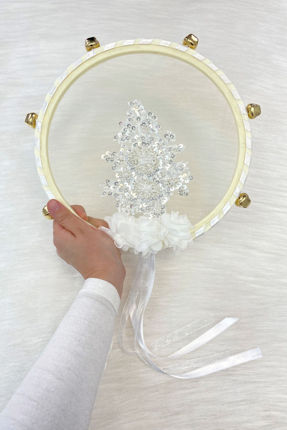 ZEYMERADE Vip Aplikli Gelin Tefi Beyaz, Nedime Düğün Kına Gecesi Sünnet Bekarlığa Veda Bride Zilli 27cm 1 Adet