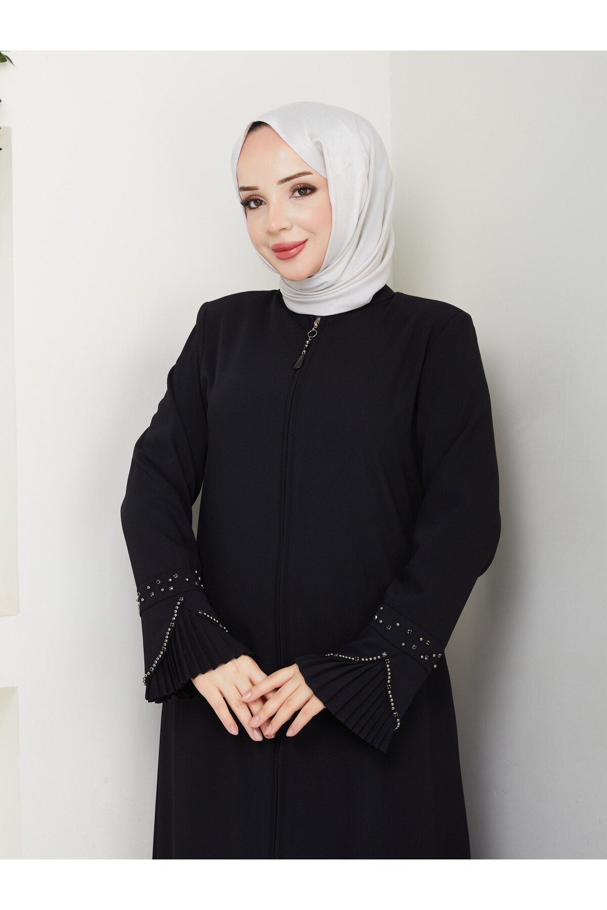 MUDUTEKSTİL Kolu Pliseli Inci Çakımlı Ferace Siyah